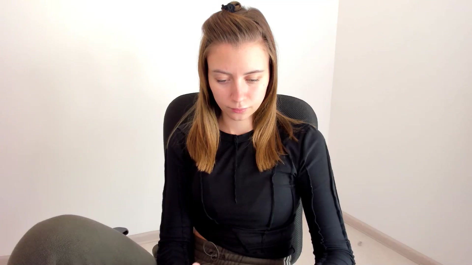 Gallery image thumbnail from Sulfate0's myfreecams stream on, 11/13/2024, 11:10 image 2 of 20