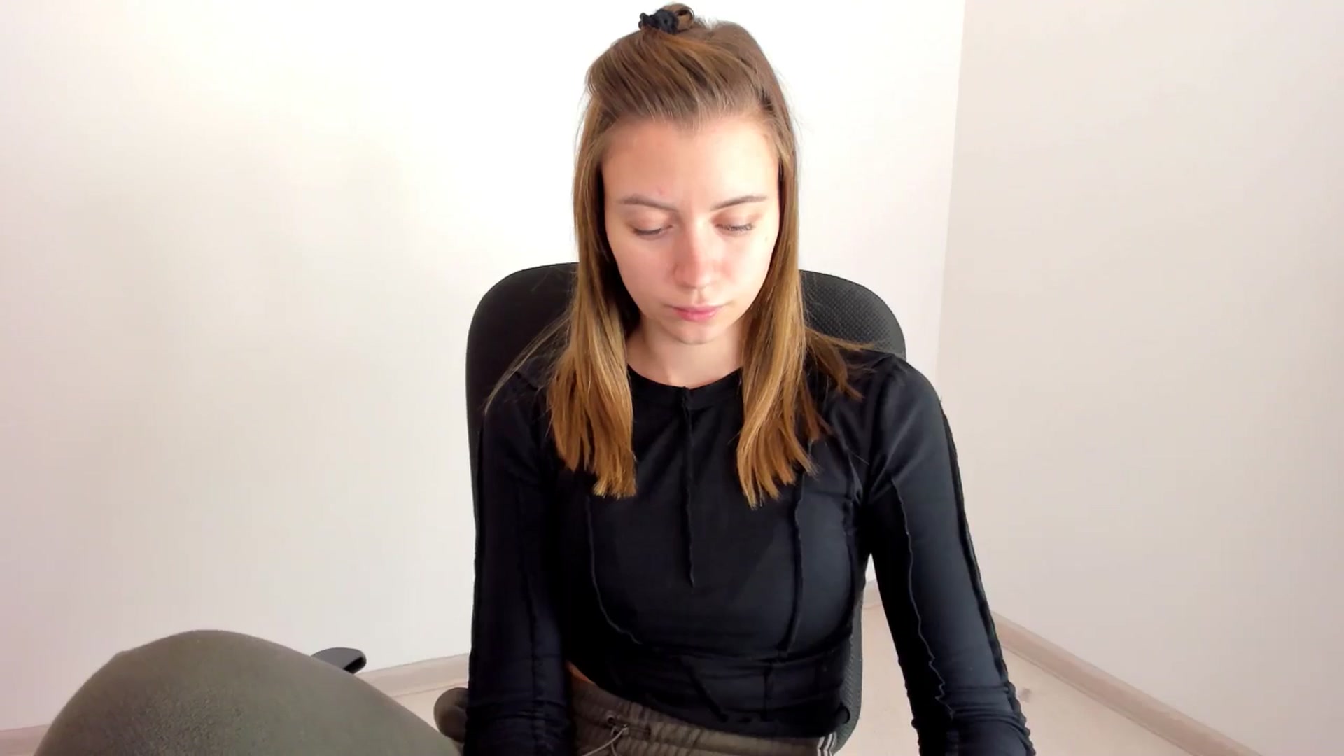 Gallery image thumbnail from Sulfate0's myfreecams stream on, 11/13/2024, 11:10 image 5 of 20