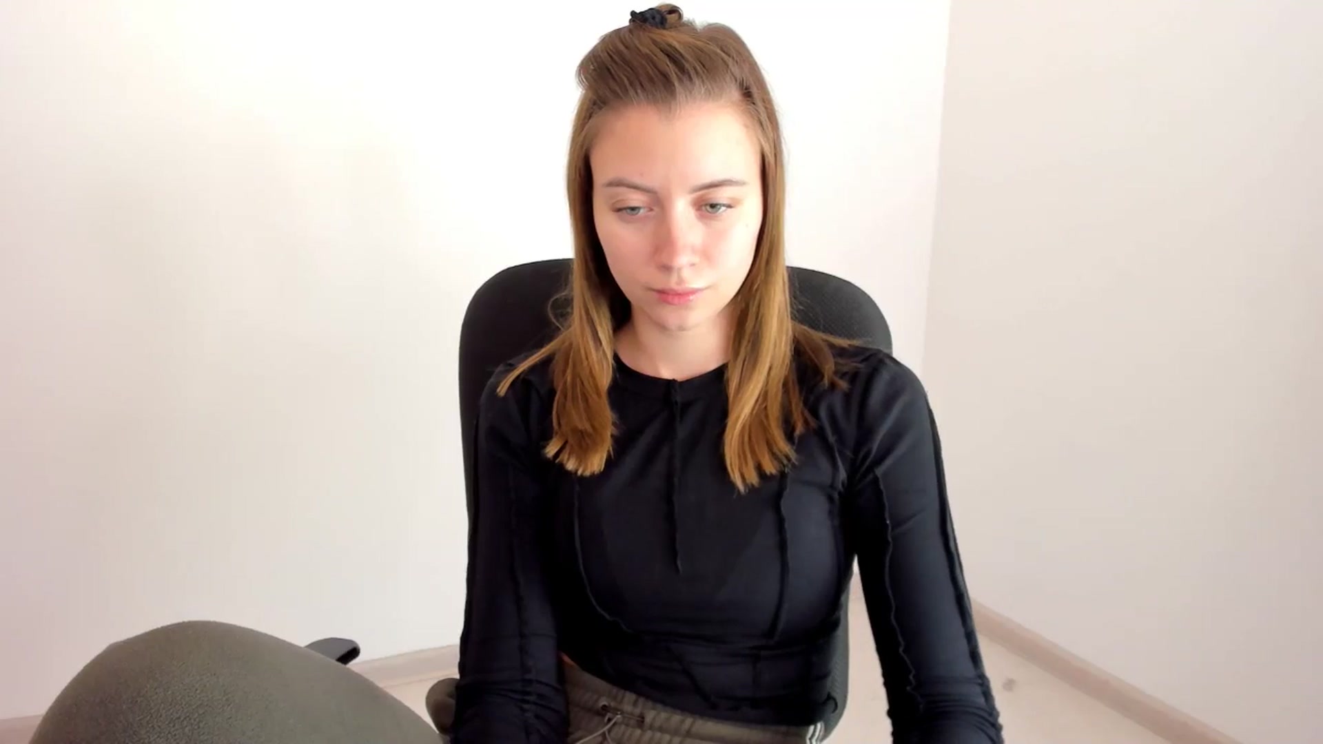 Gallery image thumbnail from Sulfate0's myfreecams stream on, 11/13/2024, 11:10 image 7 of 20