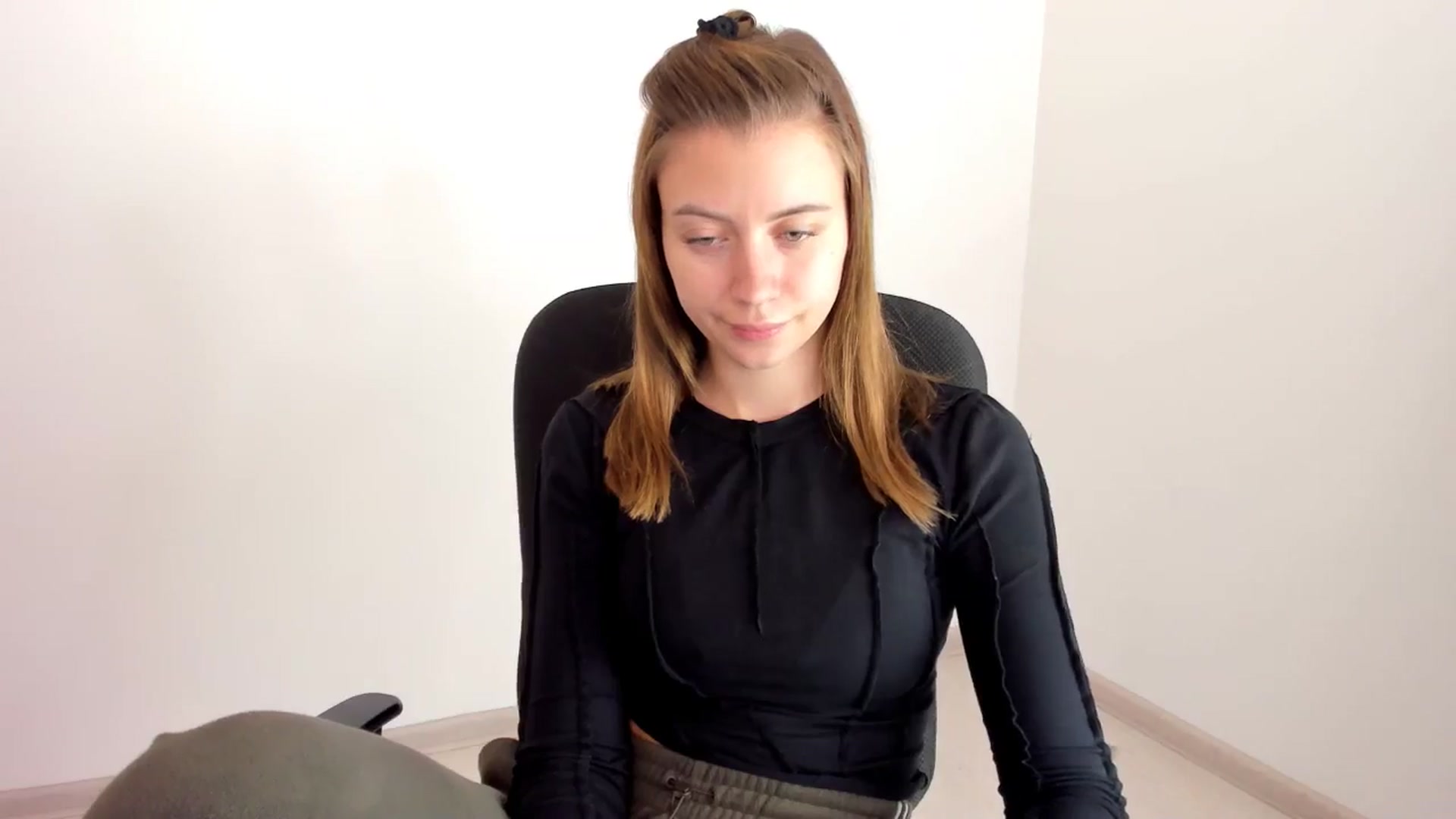 Gallery image thumbnail from Sulfate0's myfreecams stream on, 11/13/2024, 11:10 image 19 of 20