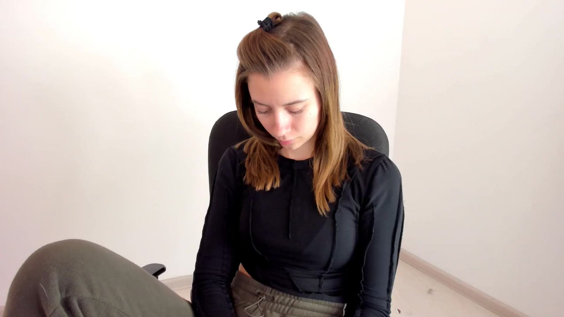 Gallery image thumbnail from Sulfate0's myfreecams stream on, 11/13/2024, 11:10 image 11 of 20