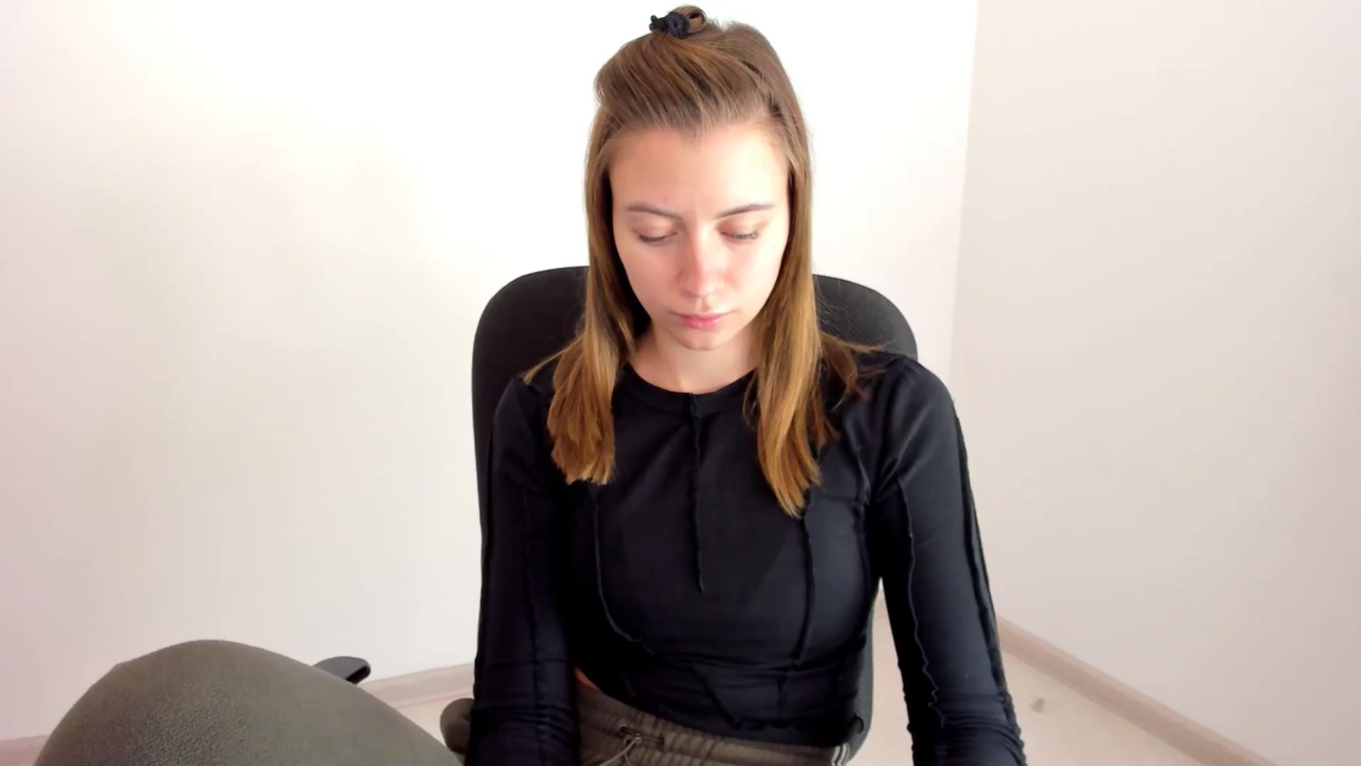Gallery image thumbnail from Sulfate0's myfreecams stream on, 11/13/2024, 11:10 image 9 of 20