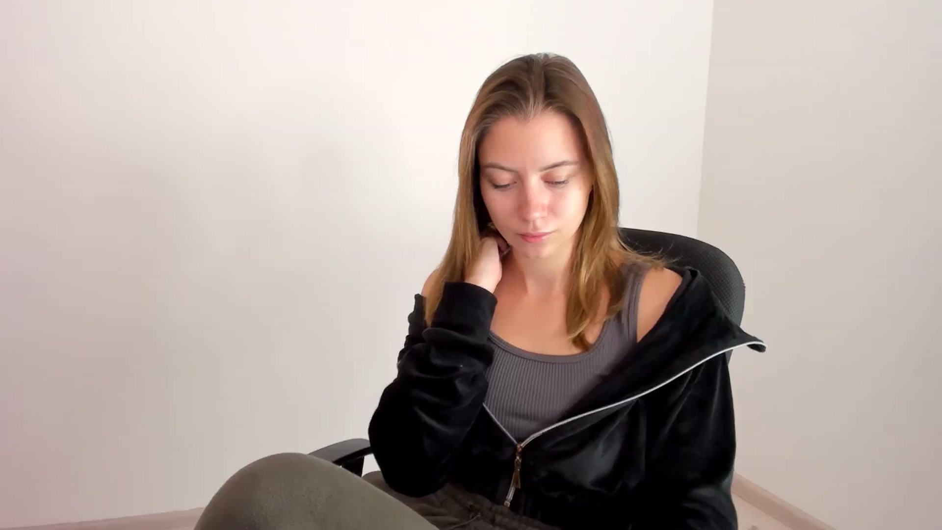 Gallery image thumbnail from Sulfate0's myfreecams stream on, 11/14/2024, 08:32 image 14 of 20