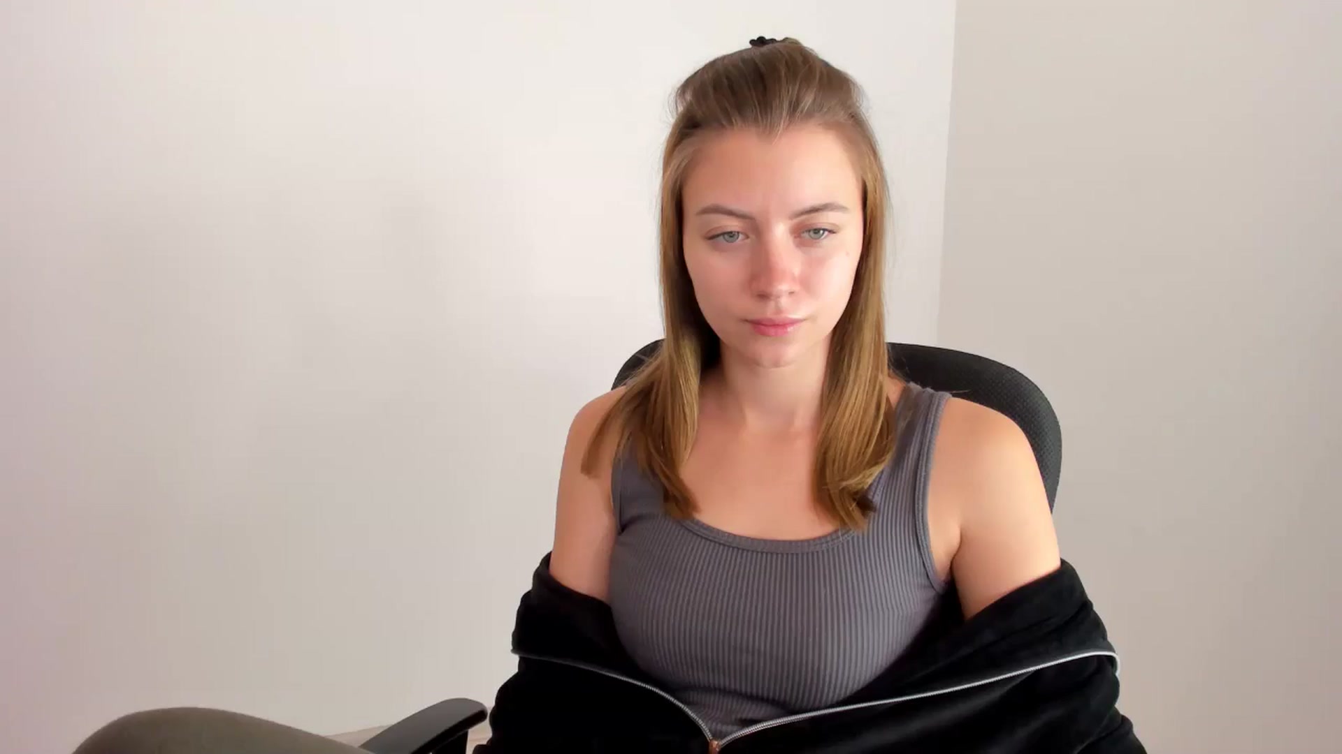 Gallery image thumbnail from Sulfate0's myfreecams stream on, 11/14/2024, 10:31 image 2 of 20