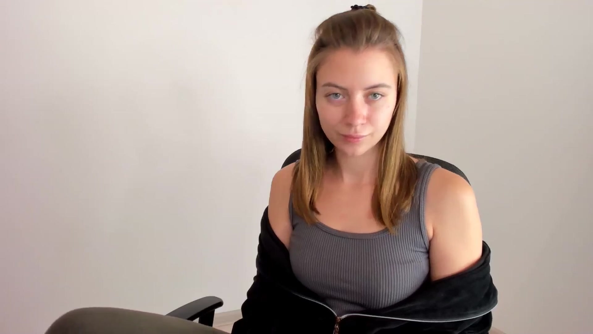 Gallery image thumbnail from Sulfate0's myfreecams stream on, 11/14/2024, 10:31 image 15 of 20