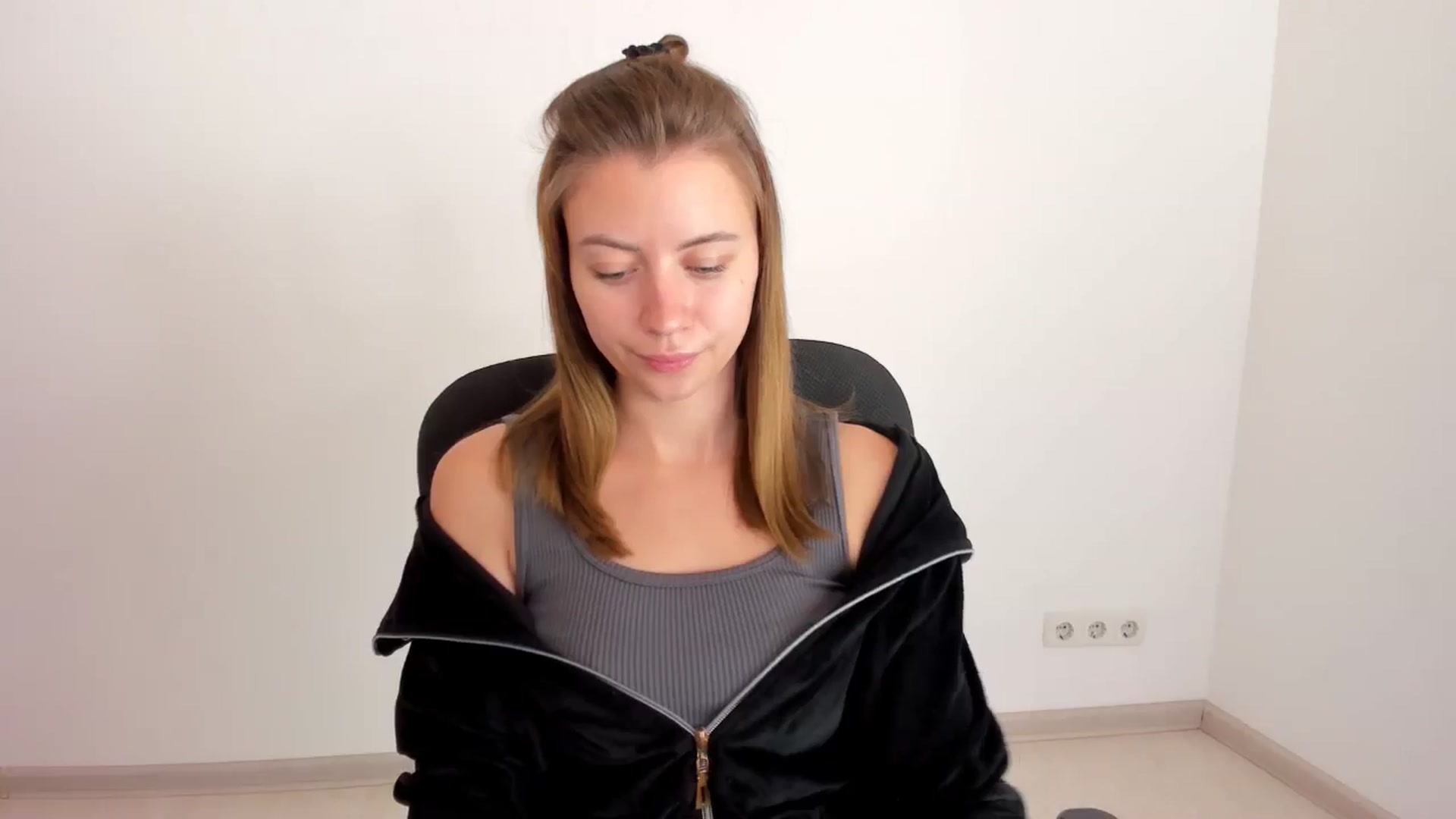 Gallery image thumbnail from Sulfate0's myfreecams stream on, 11/14/2024, 11:10 image 2 of 20