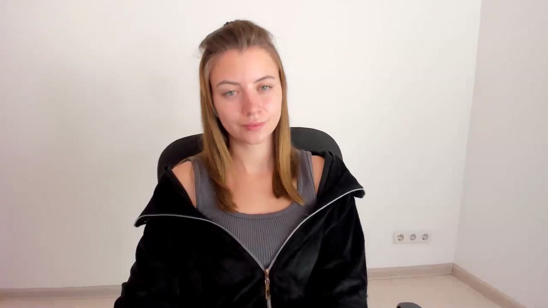 Gallery image thumbnail from Sulfate0's myfreecams stream on, 11/14/2024, 11:10 image 16 of 20