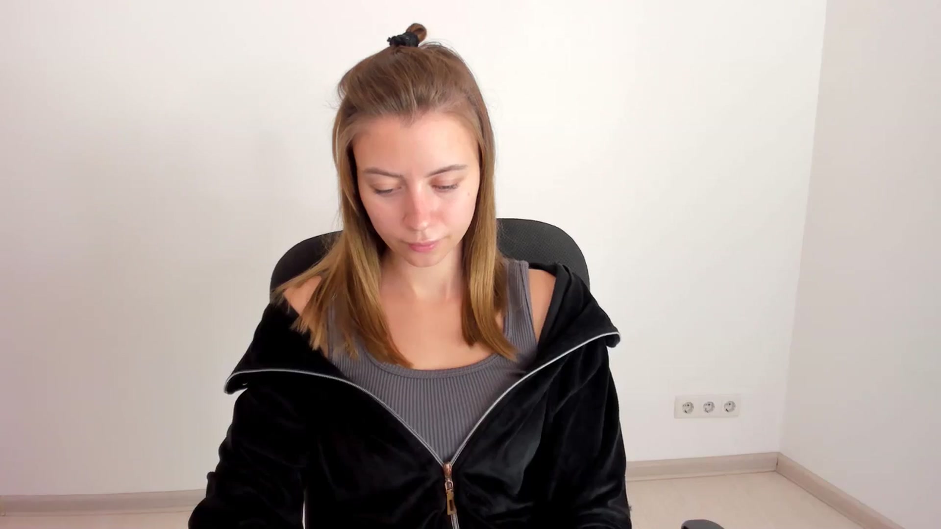 Gallery image thumbnail from Sulfate0's myfreecams stream on, 11/14/2024, 11:10 image 11 of 20