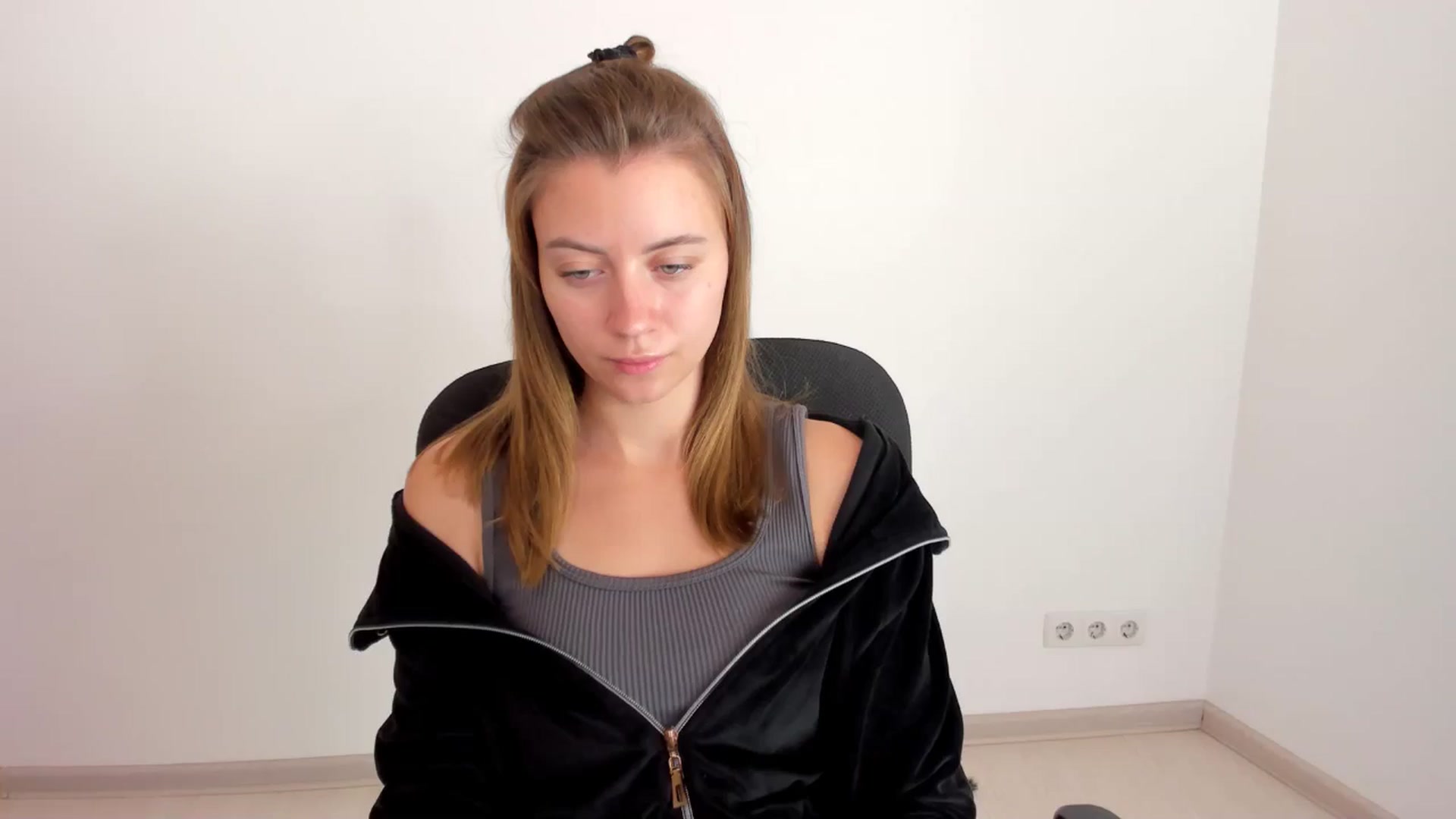 Gallery image thumbnail from Sulfate0's myfreecams stream on, 11/14/2024, 11:10 image 5 of 20