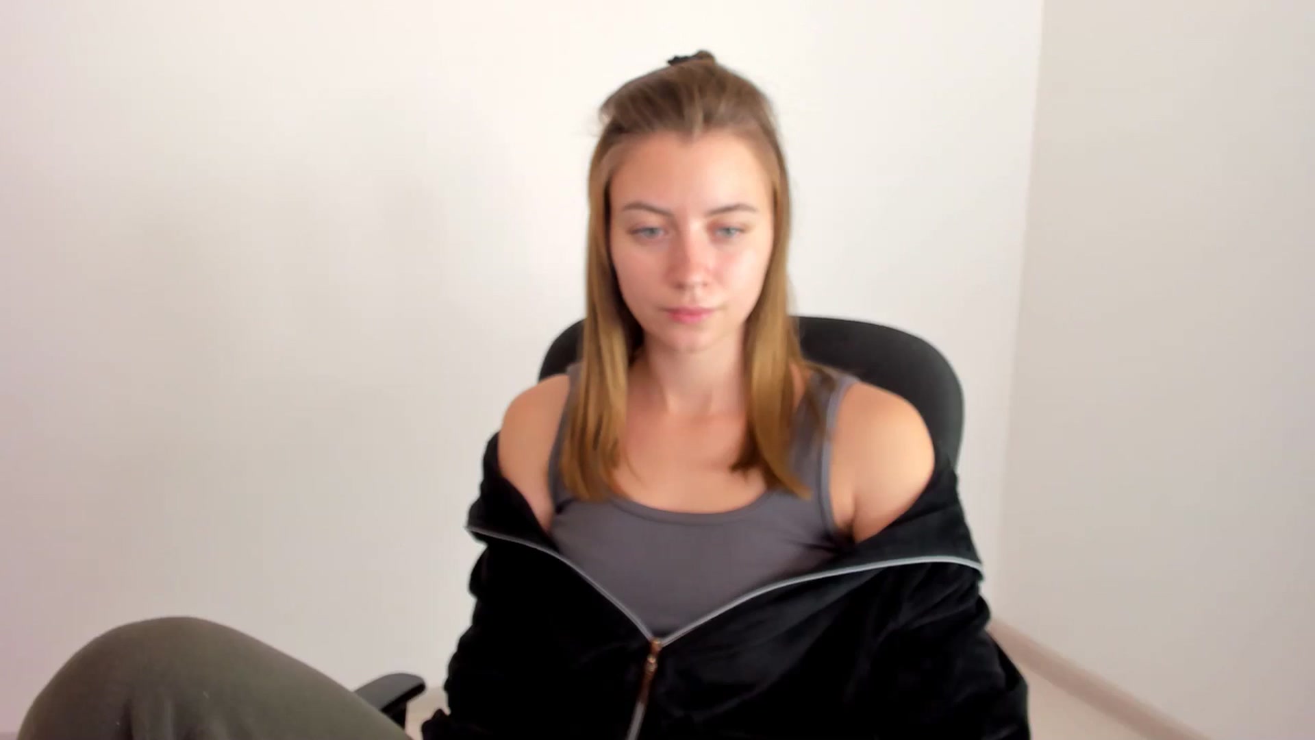 Gallery image thumbnail from Sulfate0's myfreecams stream on, 11/14/2024, 11:10 image 19 of 20