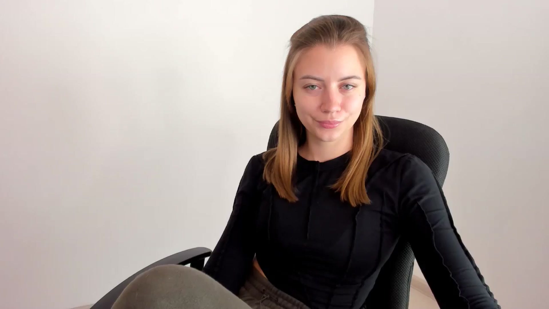 Gallery image thumbnail from Sulfate0's myfreecams stream on, 11/16/2024, 09:08 image 19 of 20