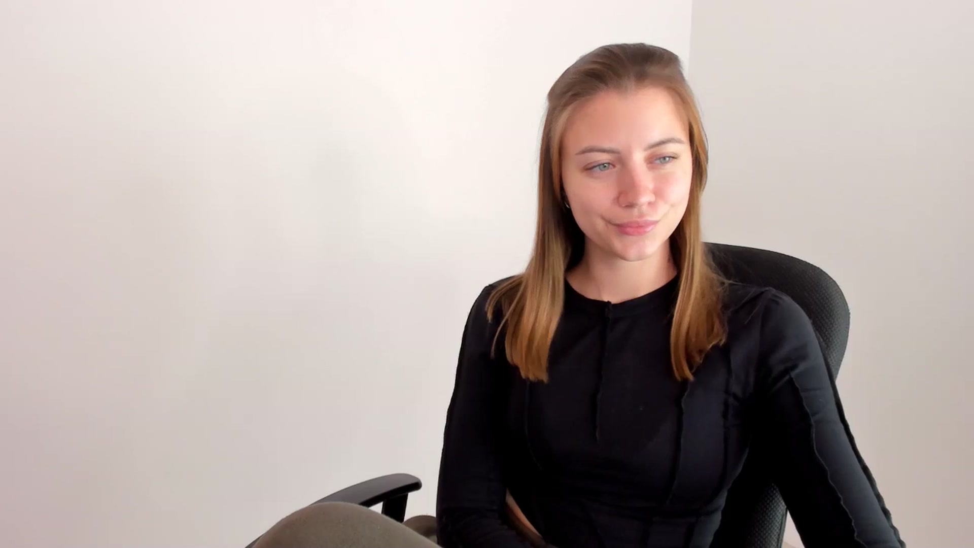 Gallery image thumbnail from Sulfate0's myfreecams stream on, 11/16/2024, 10:31 image 8 of 20