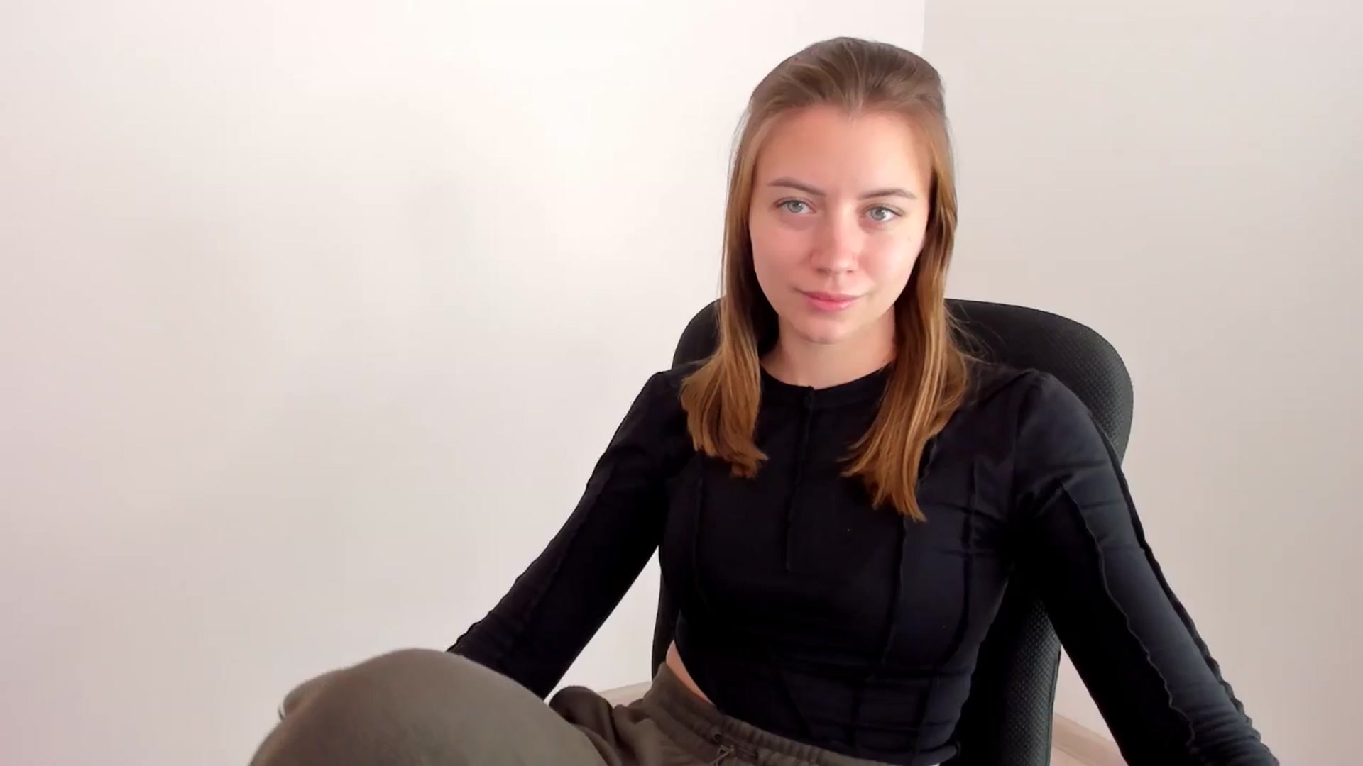 Gallery image thumbnail from Sulfate0's myfreecams stream on, 11/16/2024, 10:31 image 20 of 20