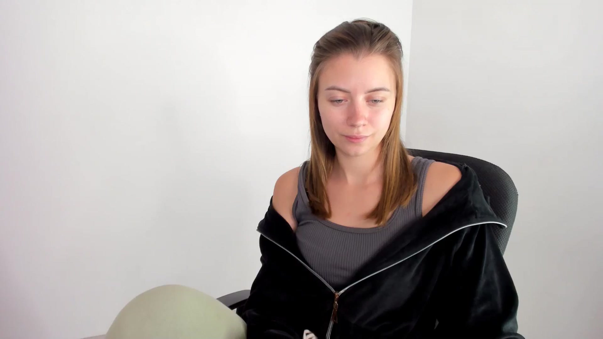Gallery image thumbnail from Sulfate0's myfreecams stream on, 11/17/2024, 10:10 image 15 of 20