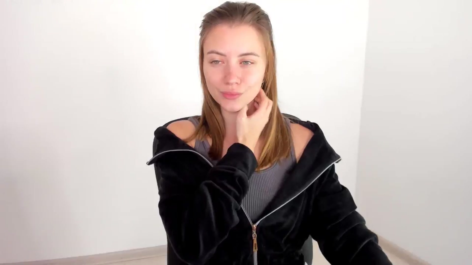 Gallery image thumbnail from Sulfate0's myfreecams stream on, 11/17/2024, 10:38 image 7 of 20