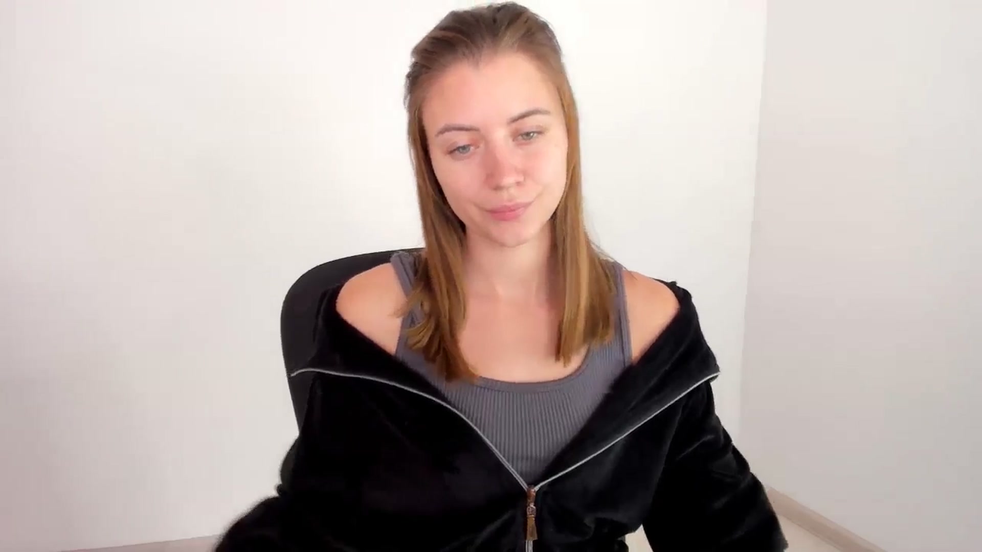Gallery image thumbnail from Sulfate0's myfreecams stream on, 11/17/2024, 10:38 image 16 of 20