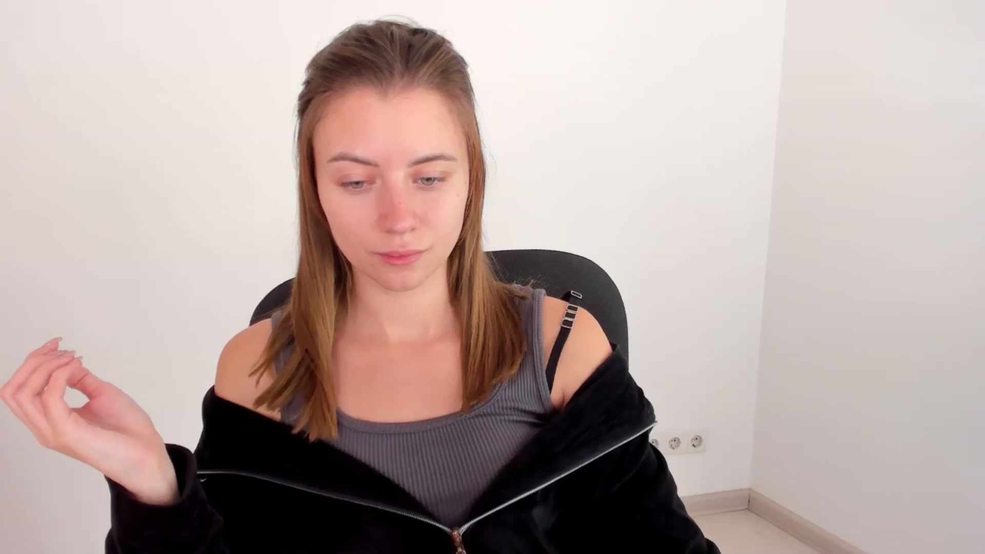 Gallery image thumbnail from Sulfate0's myfreecams stream on, 11/17/2024, 11:49 image 3 of 20