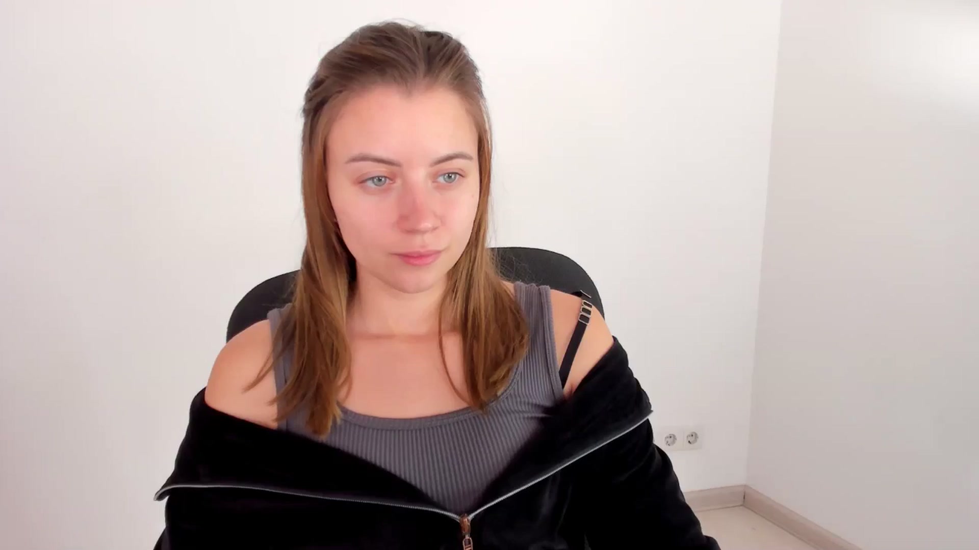 Gallery image thumbnail from Sulfate0's myfreecams stream on, 11/17/2024, 11:49 image 13 of 20