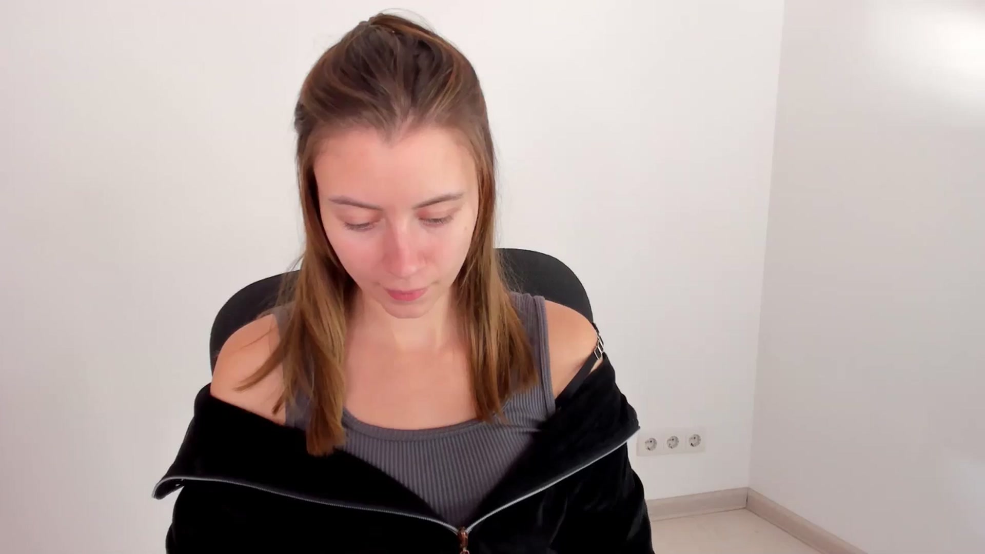 Gallery image thumbnail from Sulfate0's myfreecams stream on, 11/17/2024, 11:49 image 16 of 20