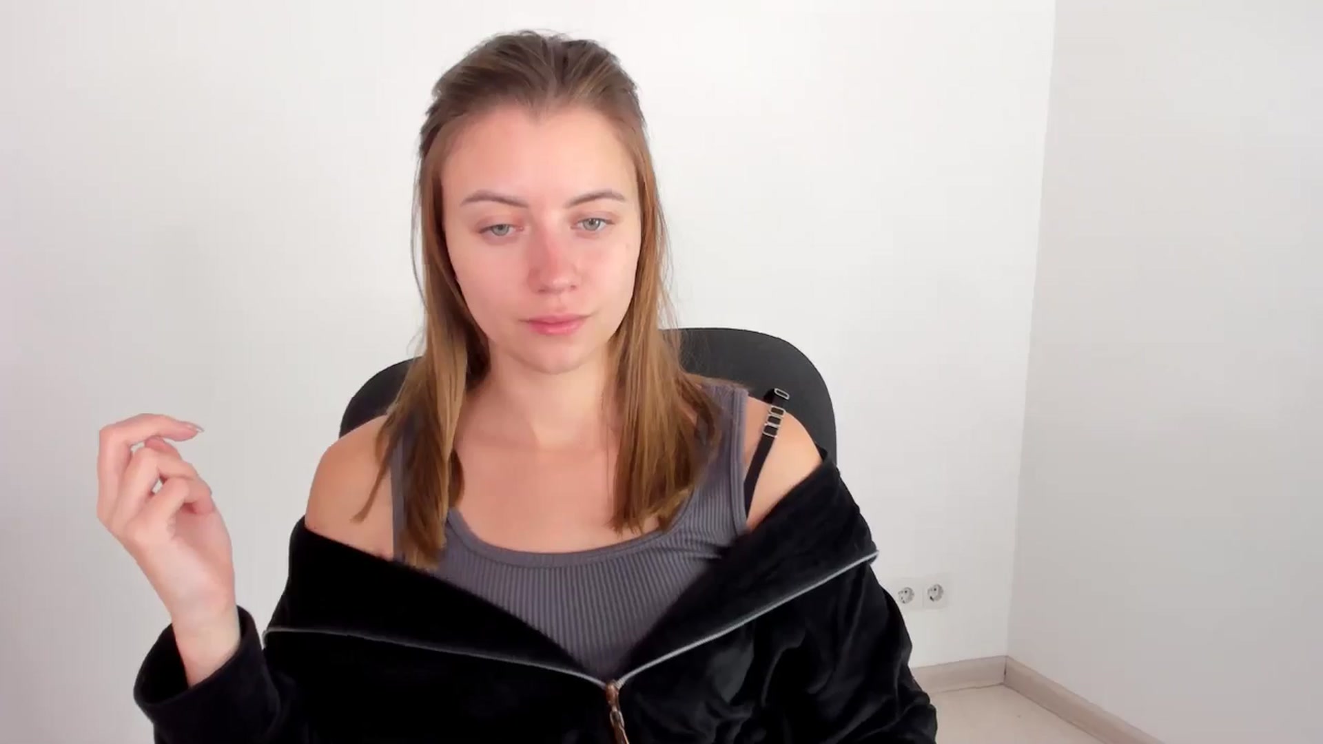 Gallery image thumbnail from Sulfate0's myfreecams stream on, 11/17/2024, 11:49 image 7 of 20