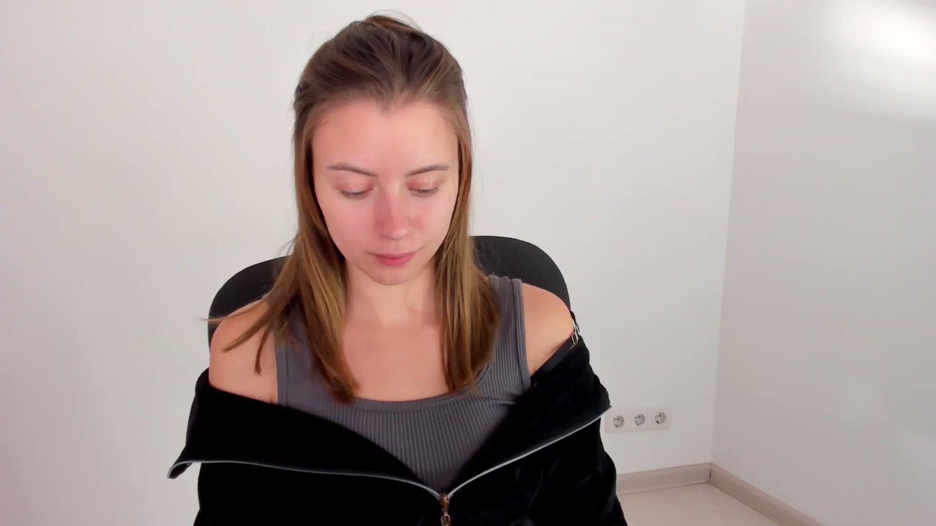 Gallery image thumbnail from Sulfate0's myfreecams stream on, 11/17/2024, 11:49 image 19 of 20