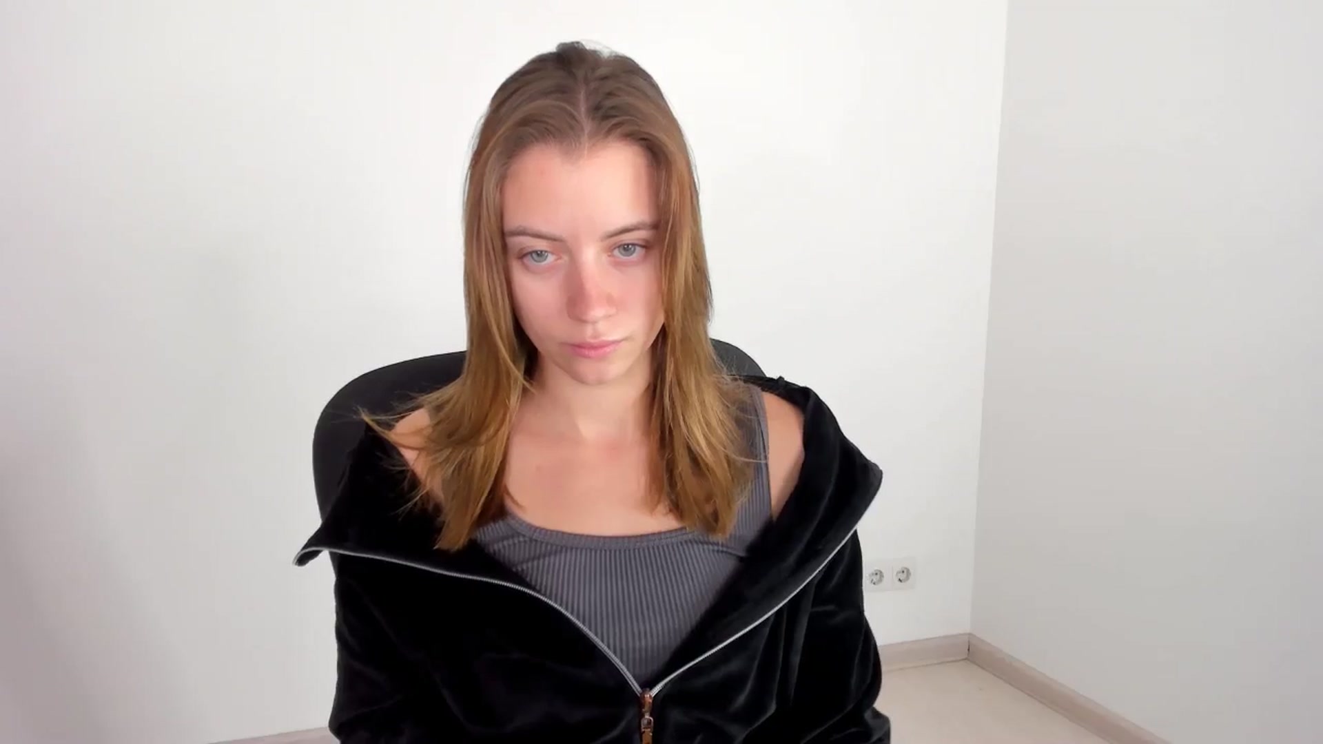 Gallery image thumbnail from Sulfate0's myfreecams stream on, 11/18/2024, 08:53 image 5 of 20