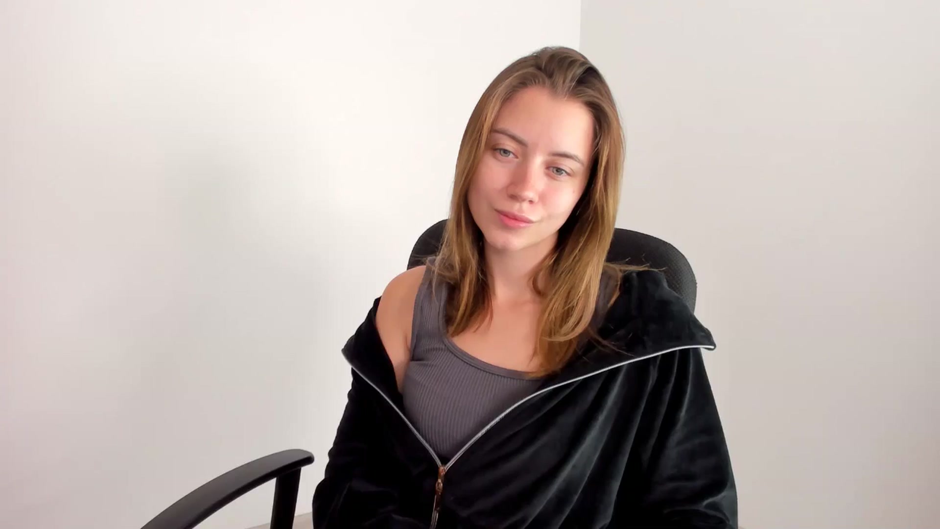 Gallery image thumbnail from Sulfate0's myfreecams stream on, 11/18/2024, 10:26 image 12 of 20