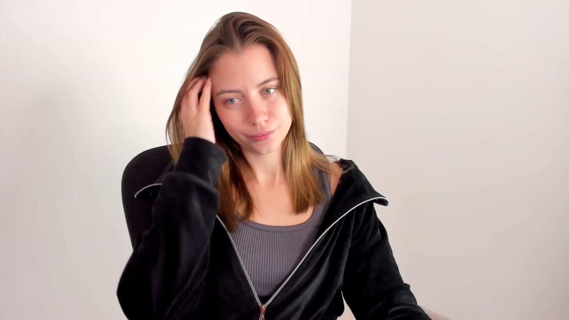 Gallery image thumbnail from Sulfate0's myfreecams stream on, 11/18/2024, 10:26 image 2 of 20