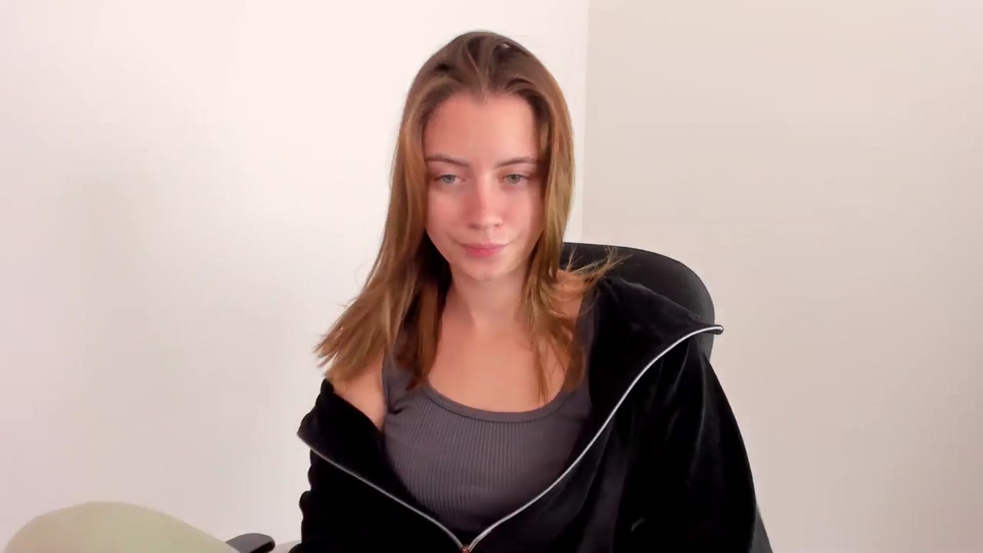 Gallery image thumbnail from Sulfate0's myfreecams stream on, 11/18/2024, 10:59 image 11 of 20