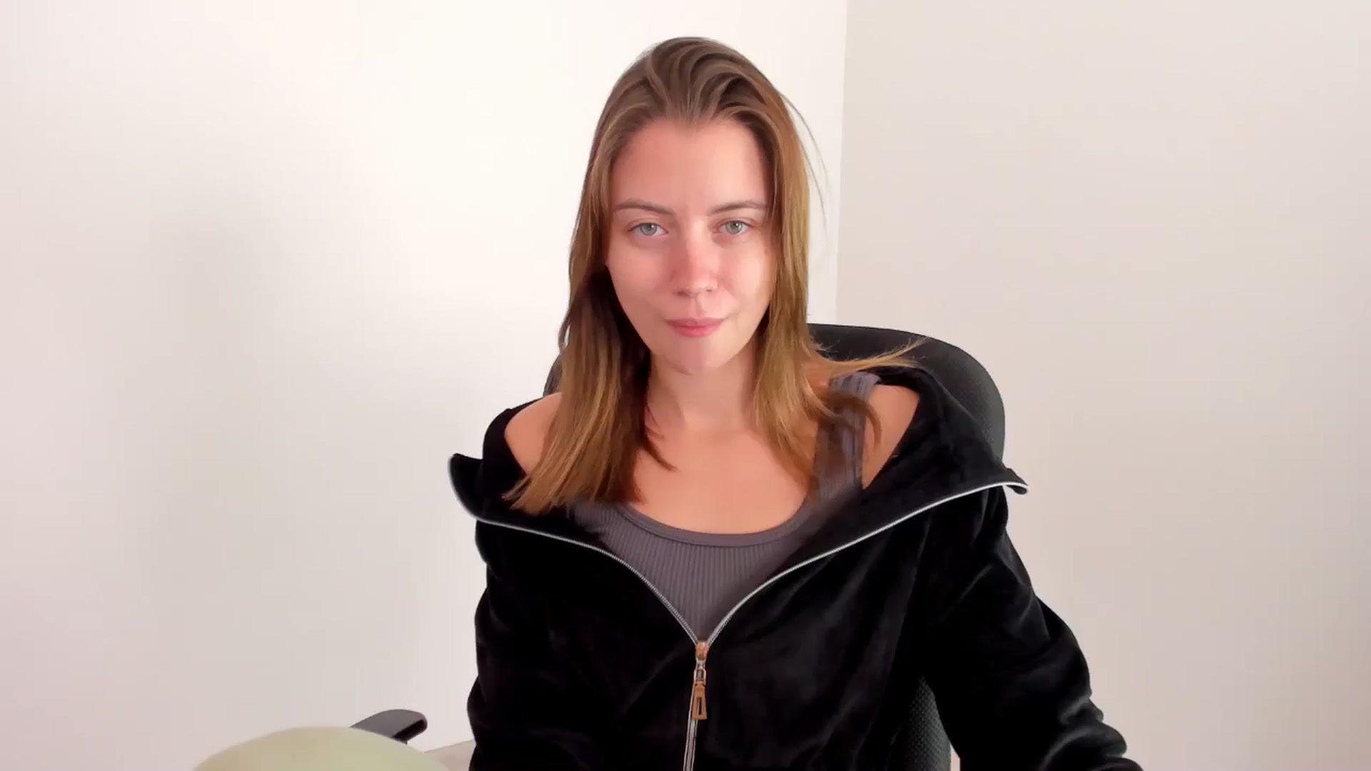Gallery image thumbnail from Sulfate0's myfreecams stream on, 11/18/2024, 10:59 image 1 of 20
