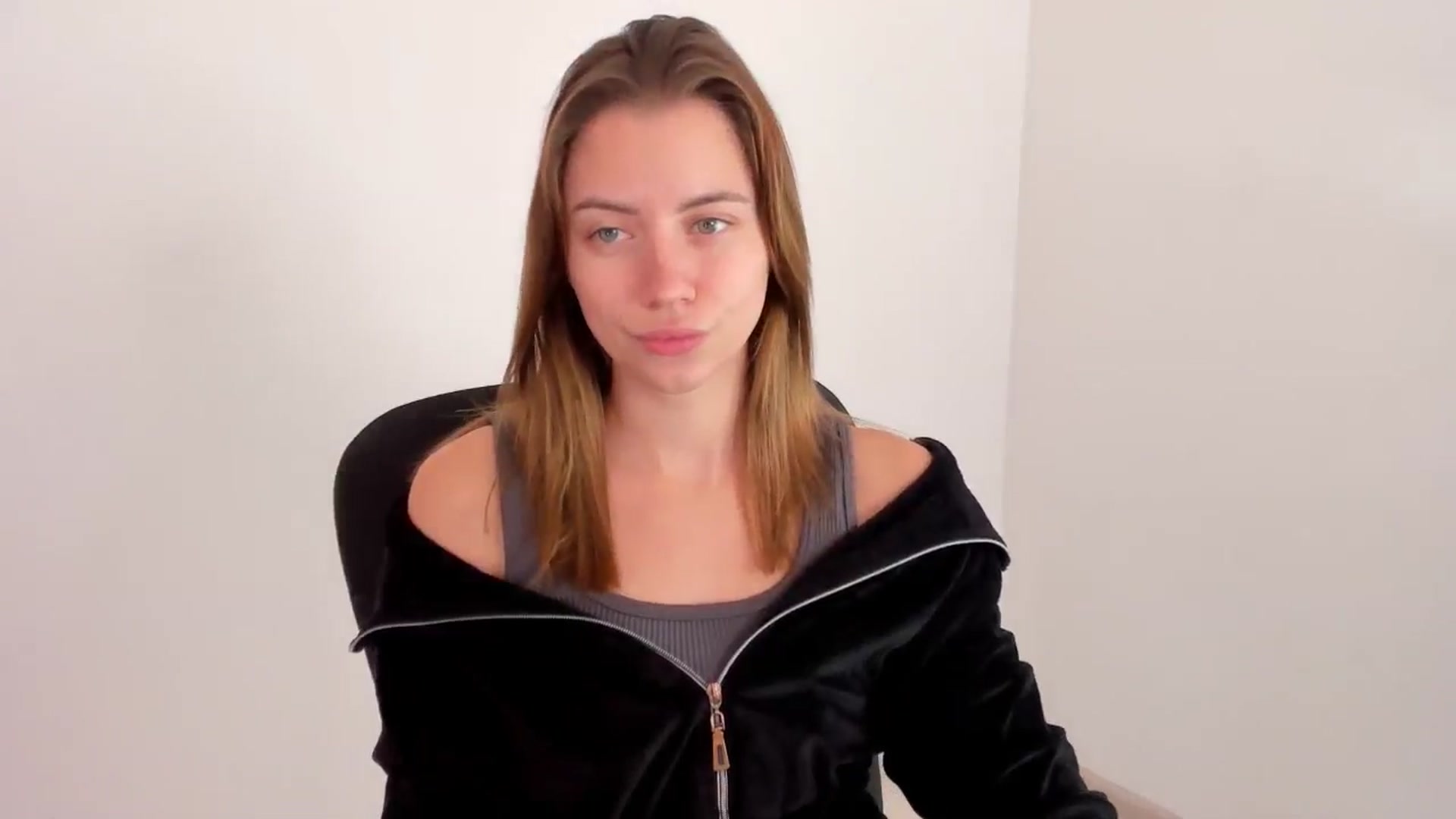 Gallery image thumbnail from Sulfate0's myfreecams stream on, 11/18/2024, 11:46 image 3 of 20