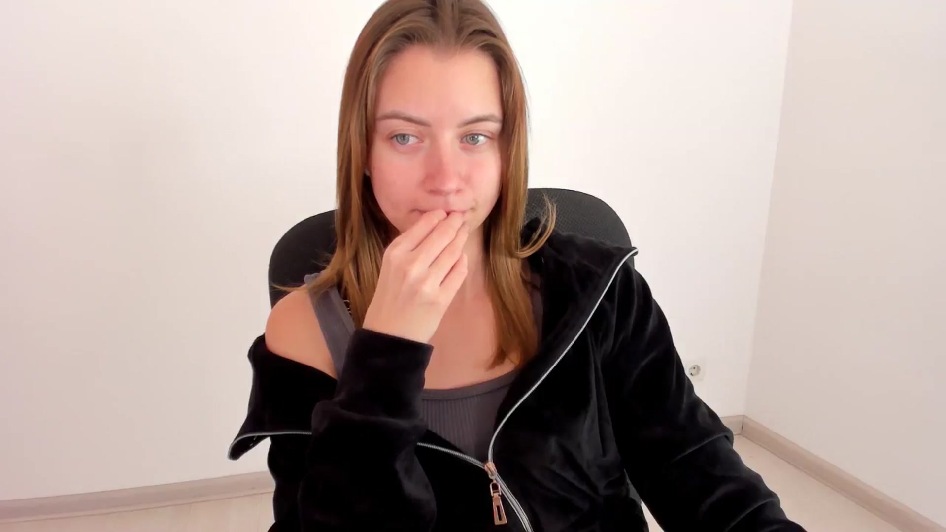 Gallery image thumbnail from Sulfate0's myfreecams stream on, 11/18/2024, 11:46 image 5 of 20