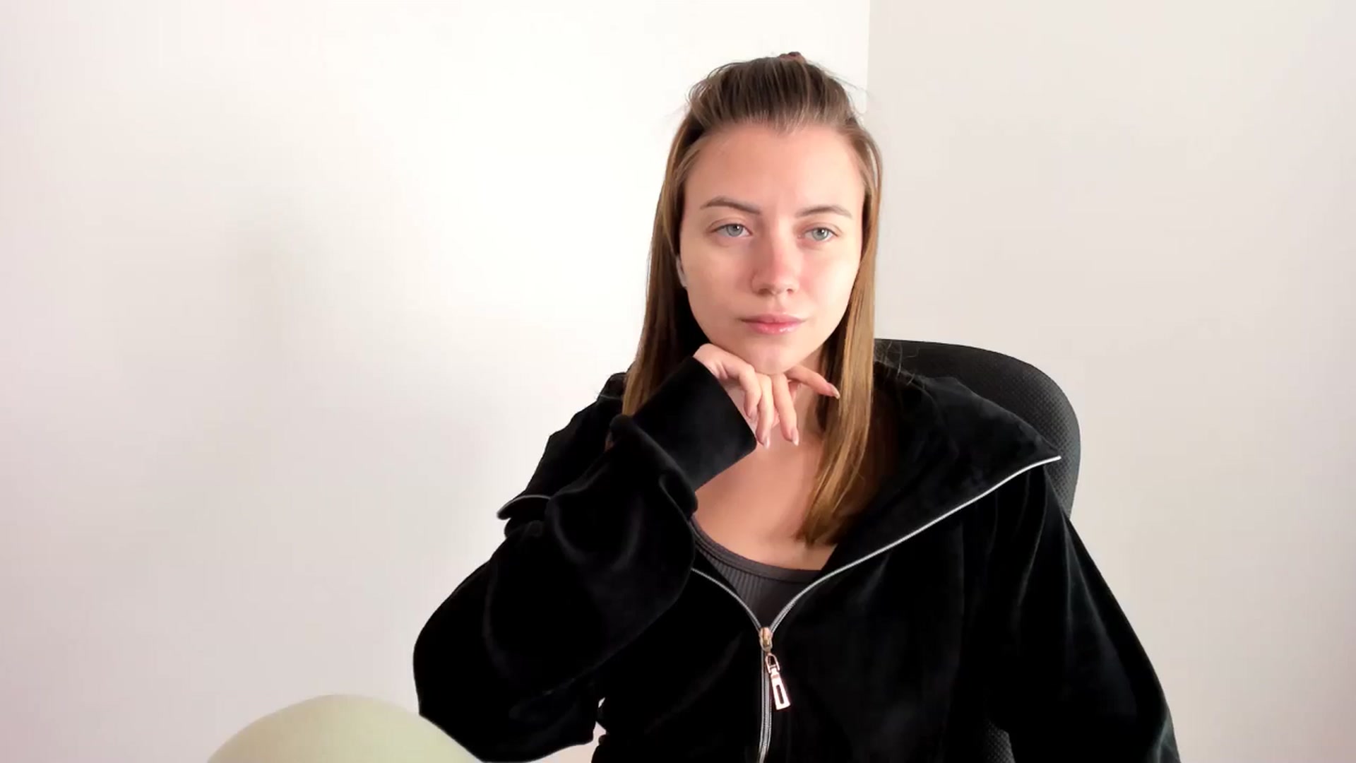 Gallery image thumbnail from Sulfate0's myfreecams stream on, 11/19/2024, 07:54 image 9 of 20