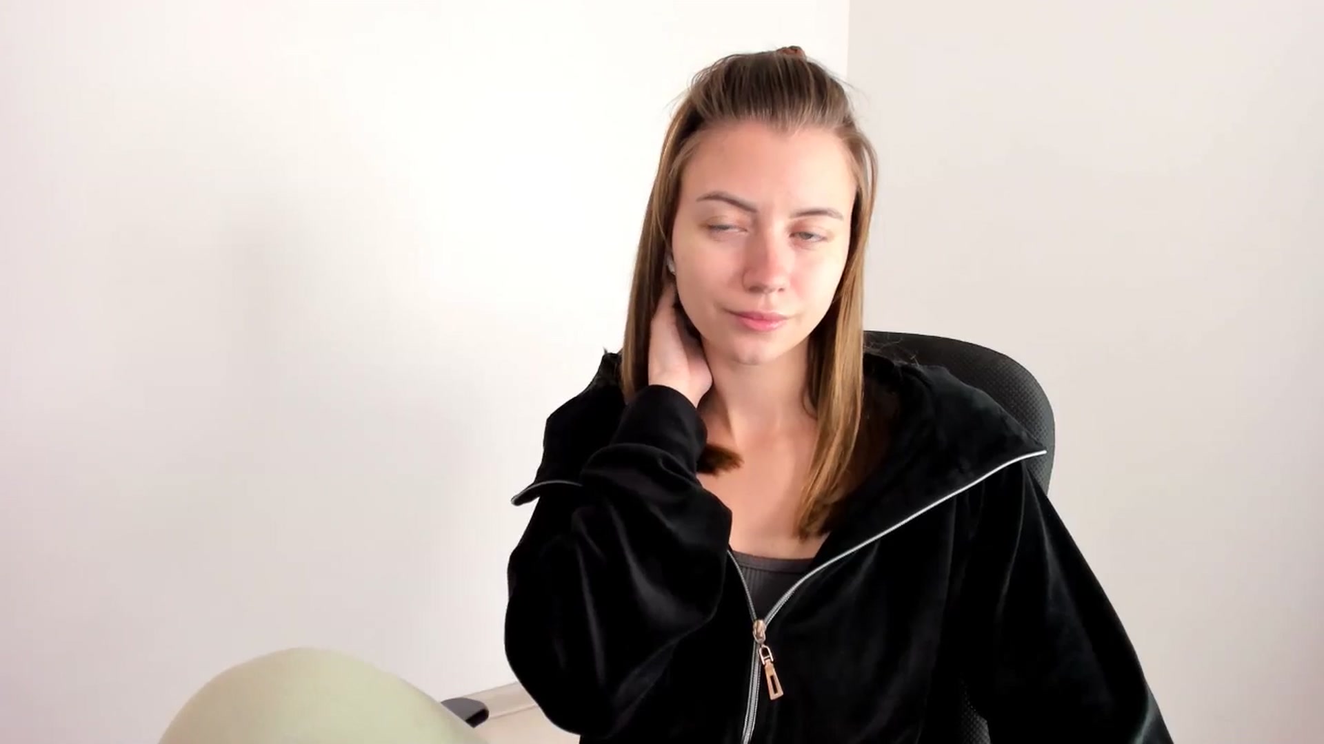 Gallery image thumbnail from Sulfate0's myfreecams stream on, 11/19/2024, 07:54 image 5 of 20