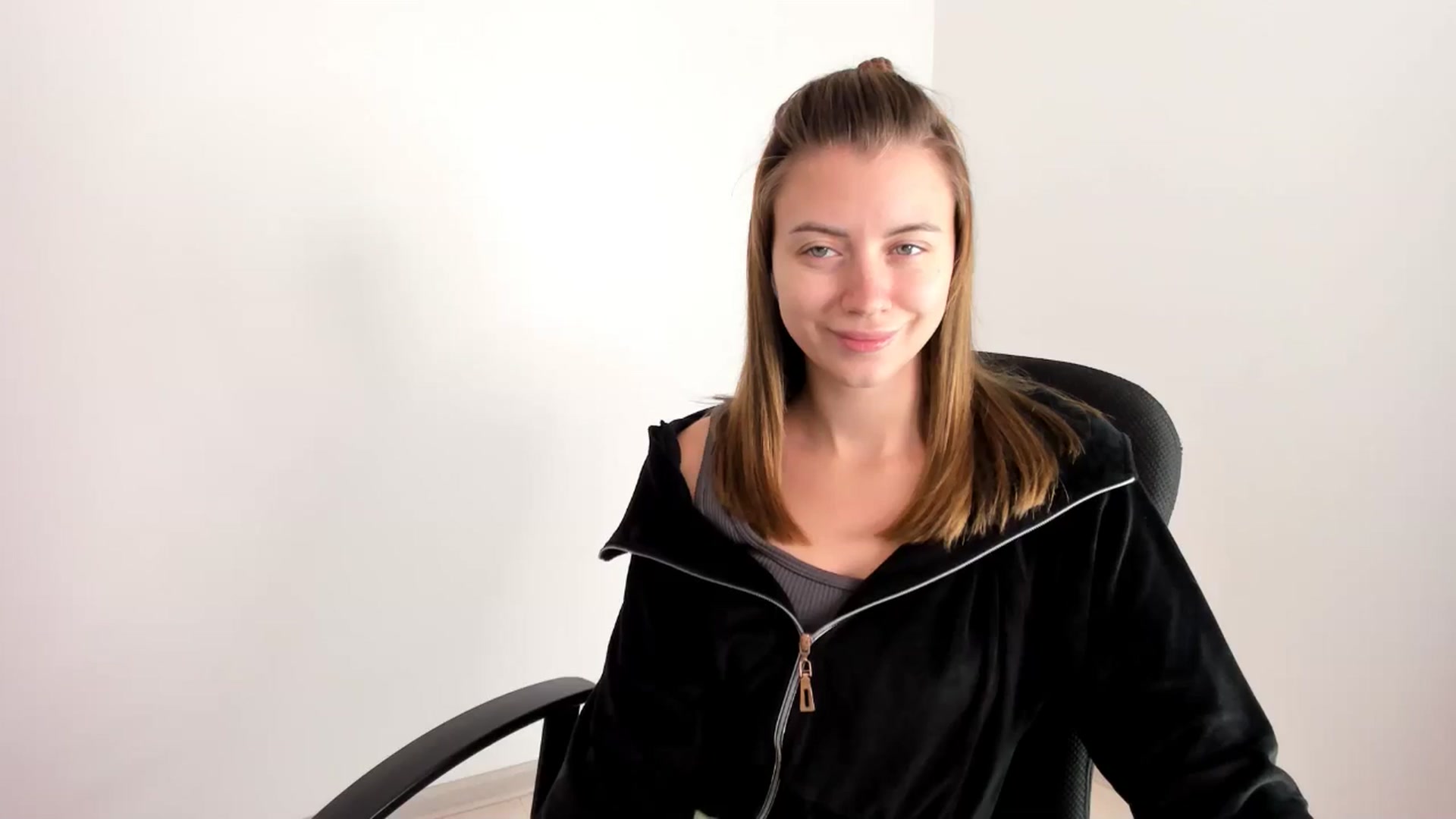 Gallery image thumbnail from Sulfate0's myfreecams stream on, 11/19/2024, 08:39 image 4 of 20