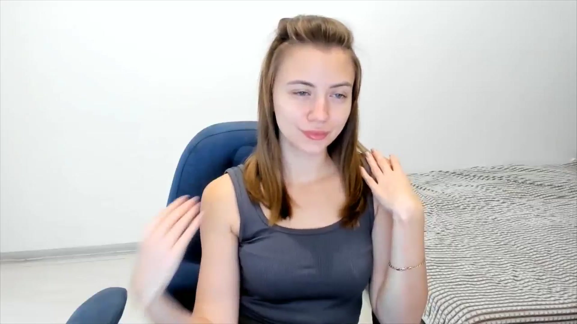 Gallery image thumbnail from Sulfate0's myfreecams stream on, 11/20/2024, 07:38 image 14 of 20