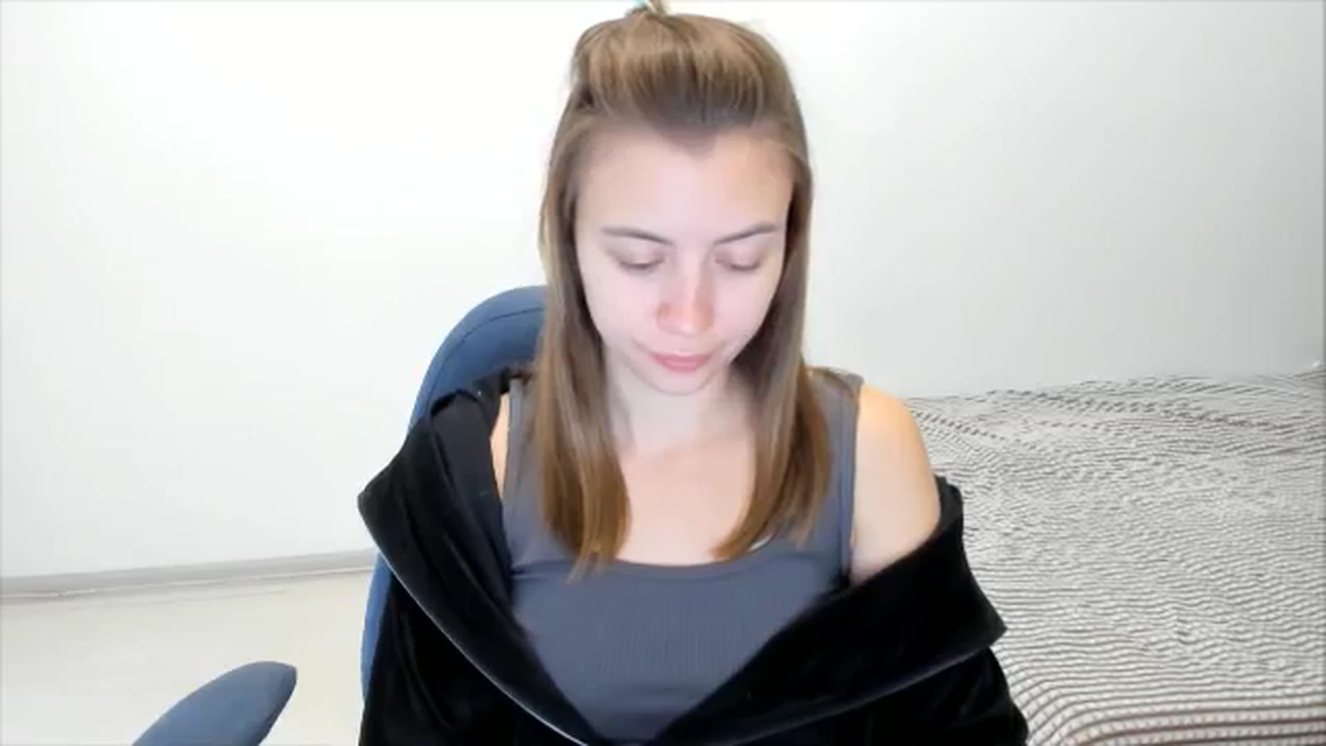 Gallery image thumbnail from Sulfate0's myfreecams stream on, 11/20/2024, 08:27 image 14 of 20