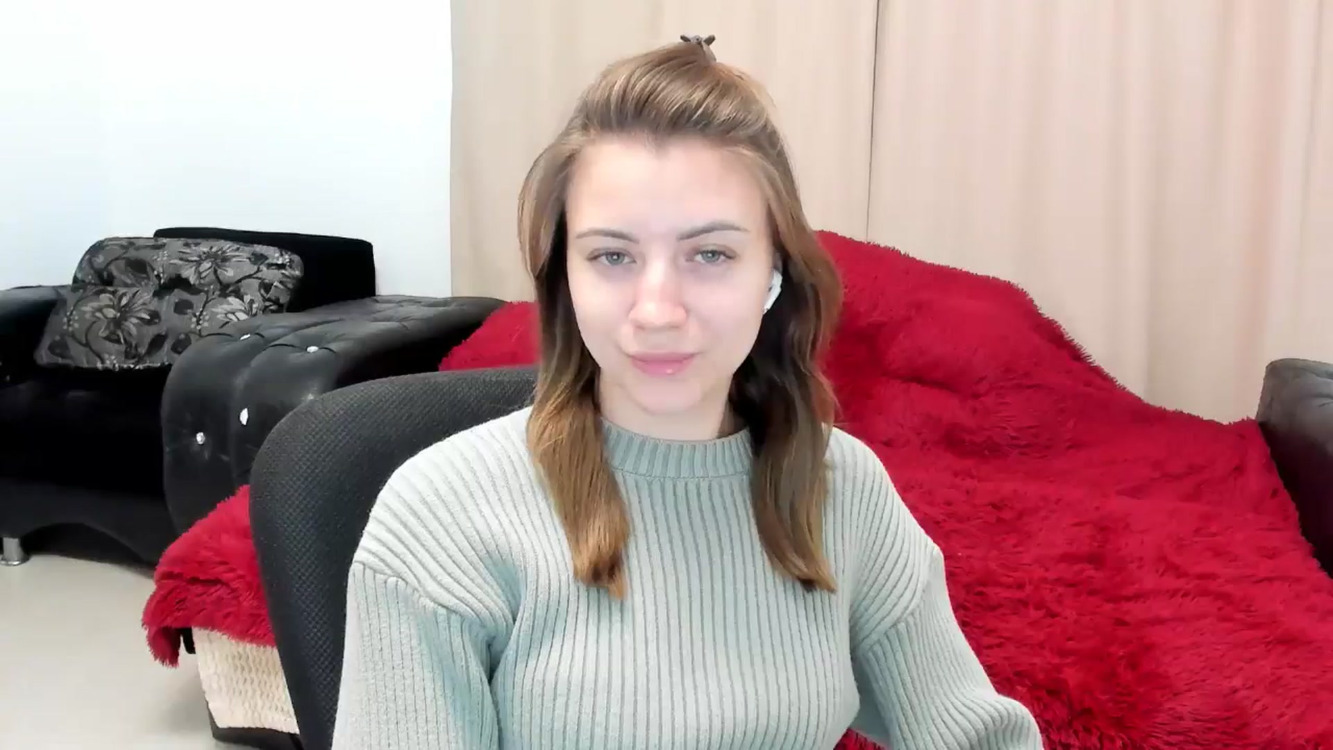 Gallery image thumbnail from Sulfate0's myfreecams stream on, 11/21/2024, 08:46 image 6 of 20