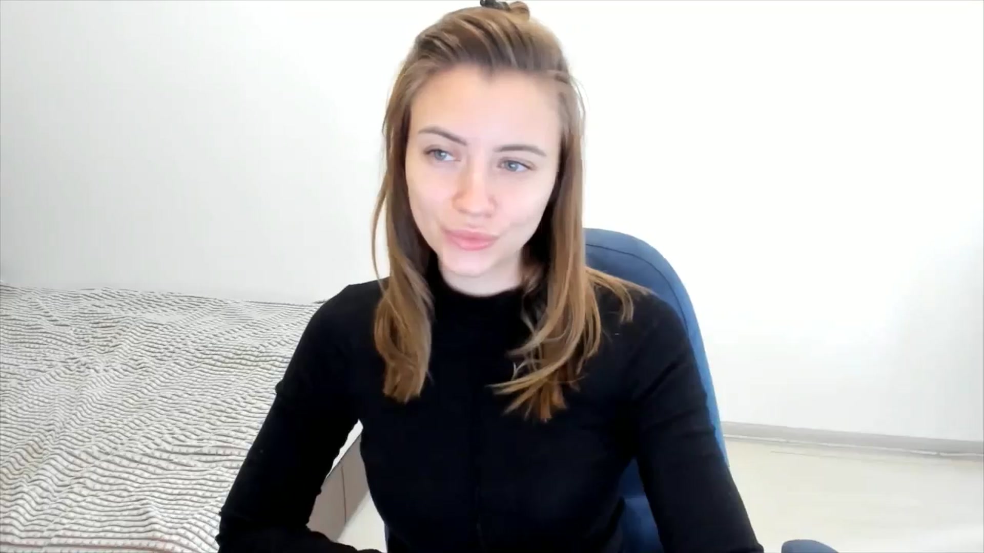 Gallery image thumbnail from Sulfate0's myfreecams stream on, 11/22/2024, 09:13 image 16 of 20