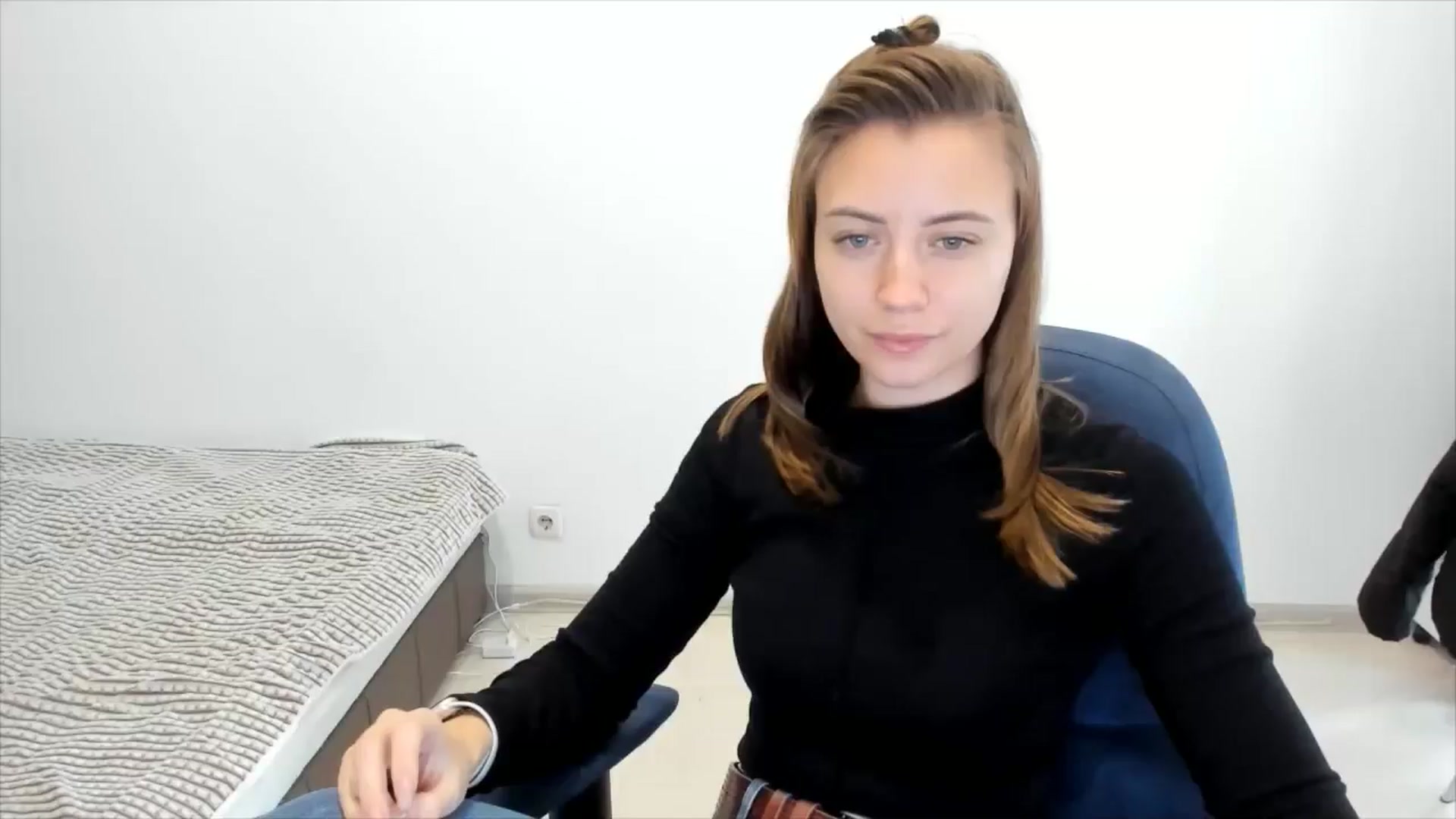 Gallery image thumbnail from Sulfate0's myfreecams stream on, 11/22/2024, 09:49 image 7 of 20