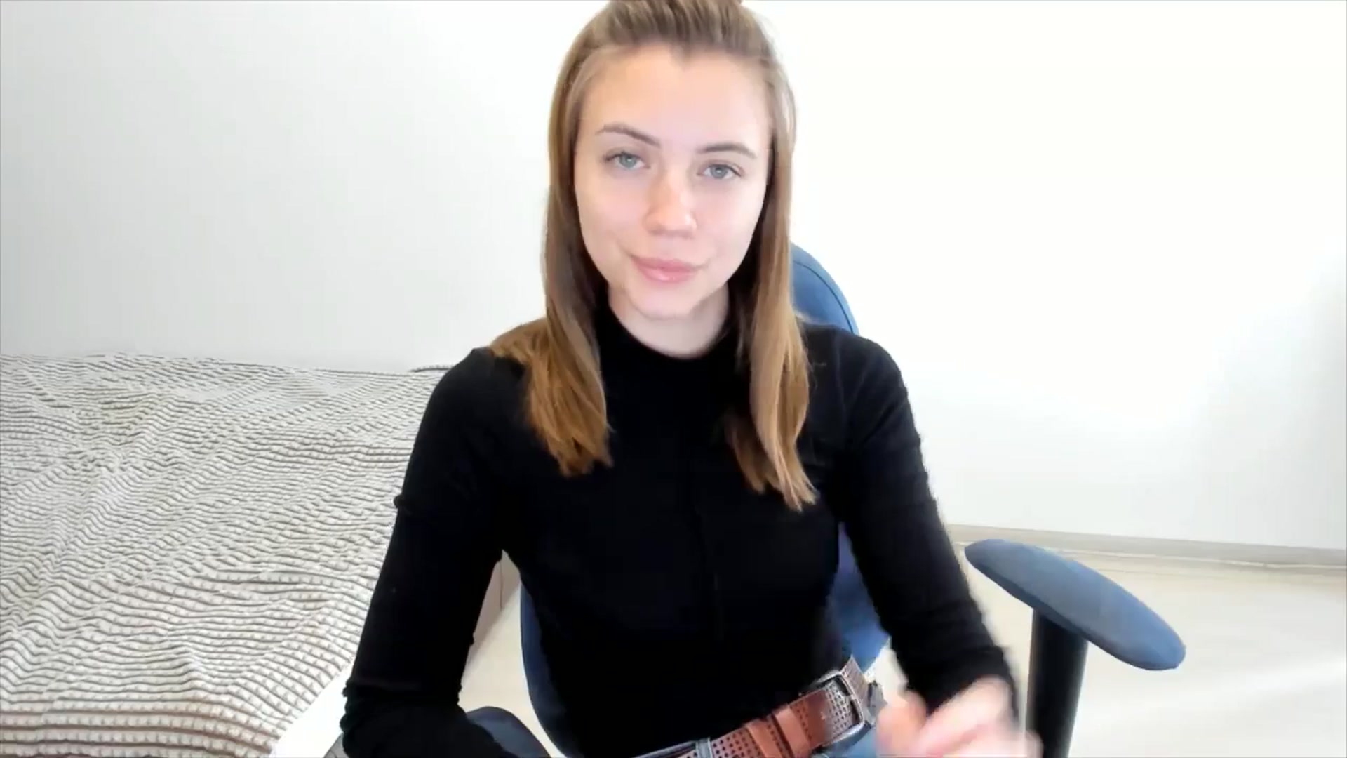 Gallery image thumbnail from Sulfate0's myfreecams stream on, 11/22/2024, 10:32 image 9 of 20