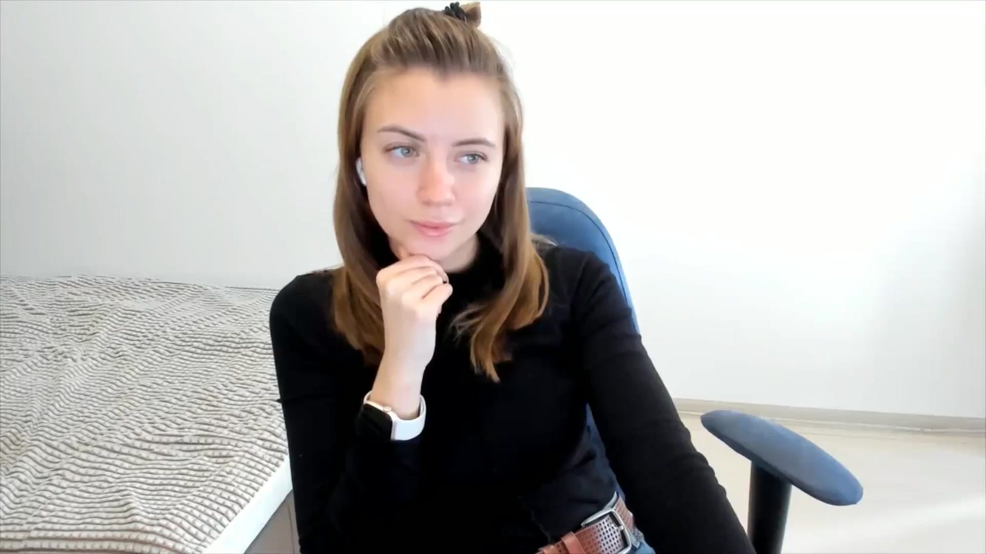 Gallery image thumbnail from Sulfate0's myfreecams stream on, 11/22/2024, 10:32 image 13 of 20