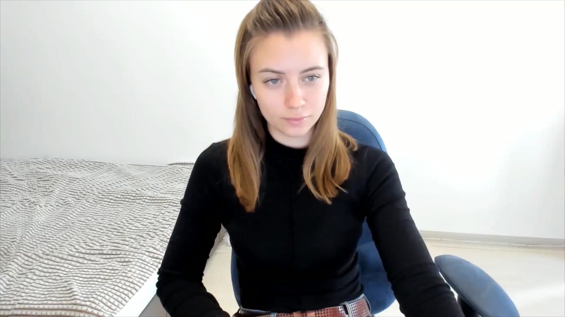 Gallery image thumbnail from Sulfate0's myfreecams stream on, 11/22/2024, 10:49 image 4 of 20