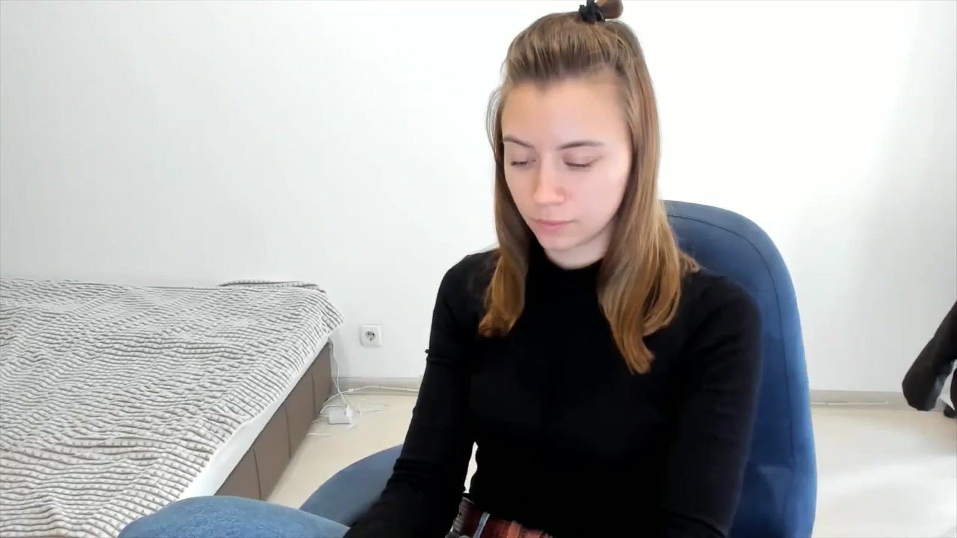 Gallery image thumbnail from Sulfate0's myfreecams stream on, 11/22/2024, 10:49 image 13 of 20
