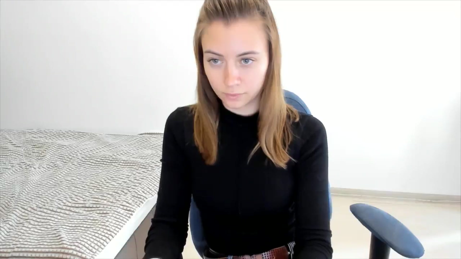 Gallery image thumbnail from Sulfate0's myfreecams stream on, 11/22/2024, 10:49 image 2 of 20