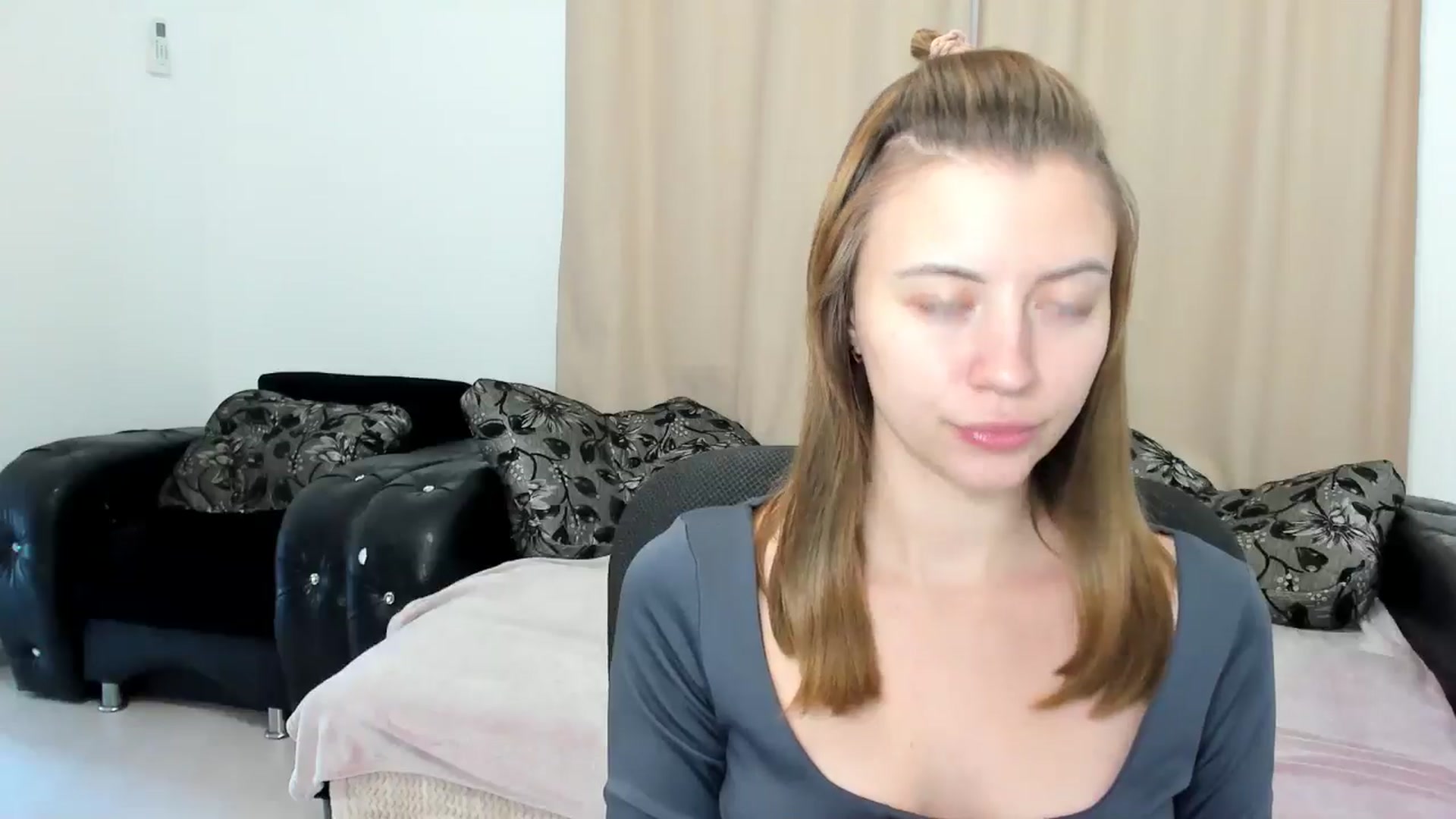 Gallery image thumbnail from Sulfate0's myfreecams stream on, 11/24/2024, 08:36 image 14 of 20