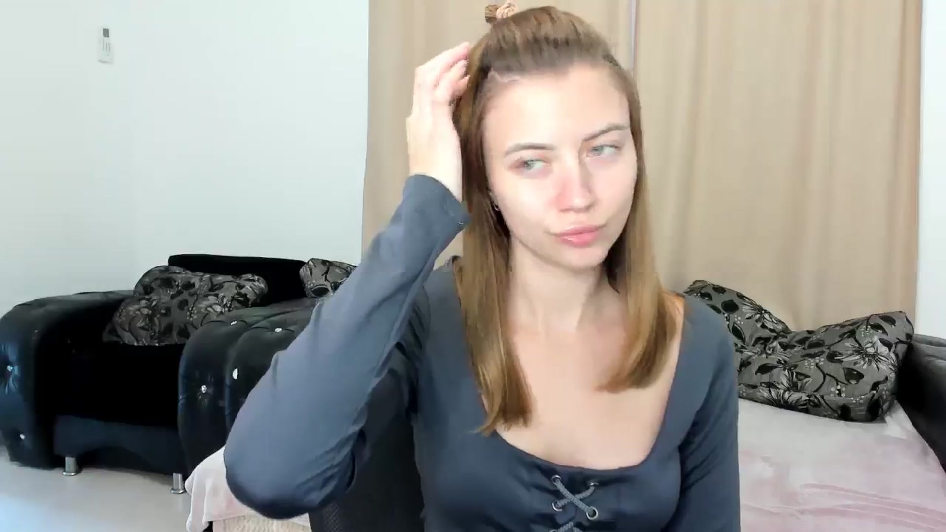 Gallery image thumbnail from Sulfate0's myfreecams stream on, 11/24/2024, 08:36 image 16 of 20