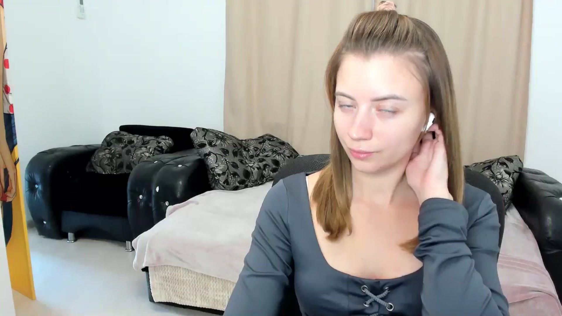 Gallery image thumbnail from Sulfate0's myfreecams stream on, 11/24/2024, 09:06 image 17 of 20