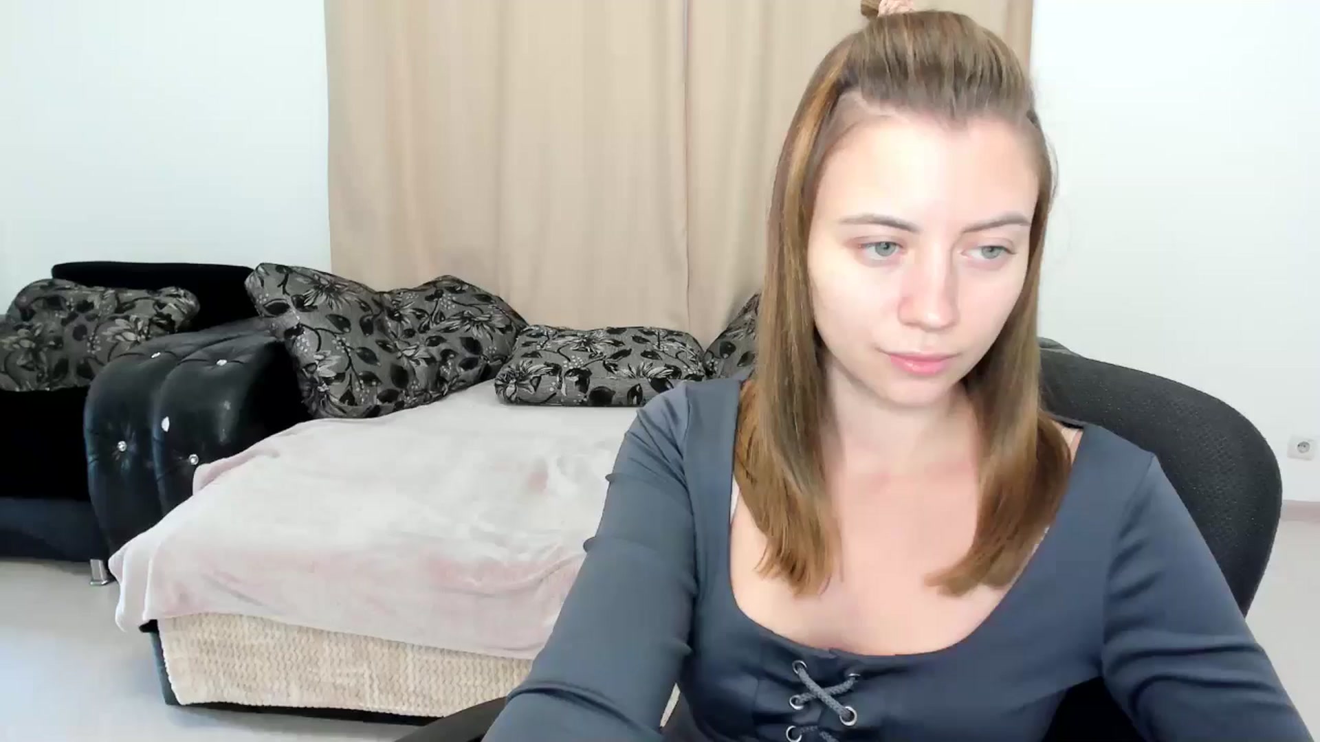 Gallery image thumbnail from Sulfate0's myfreecams stream on, 11/24/2024, 09:35 image 18 of 20