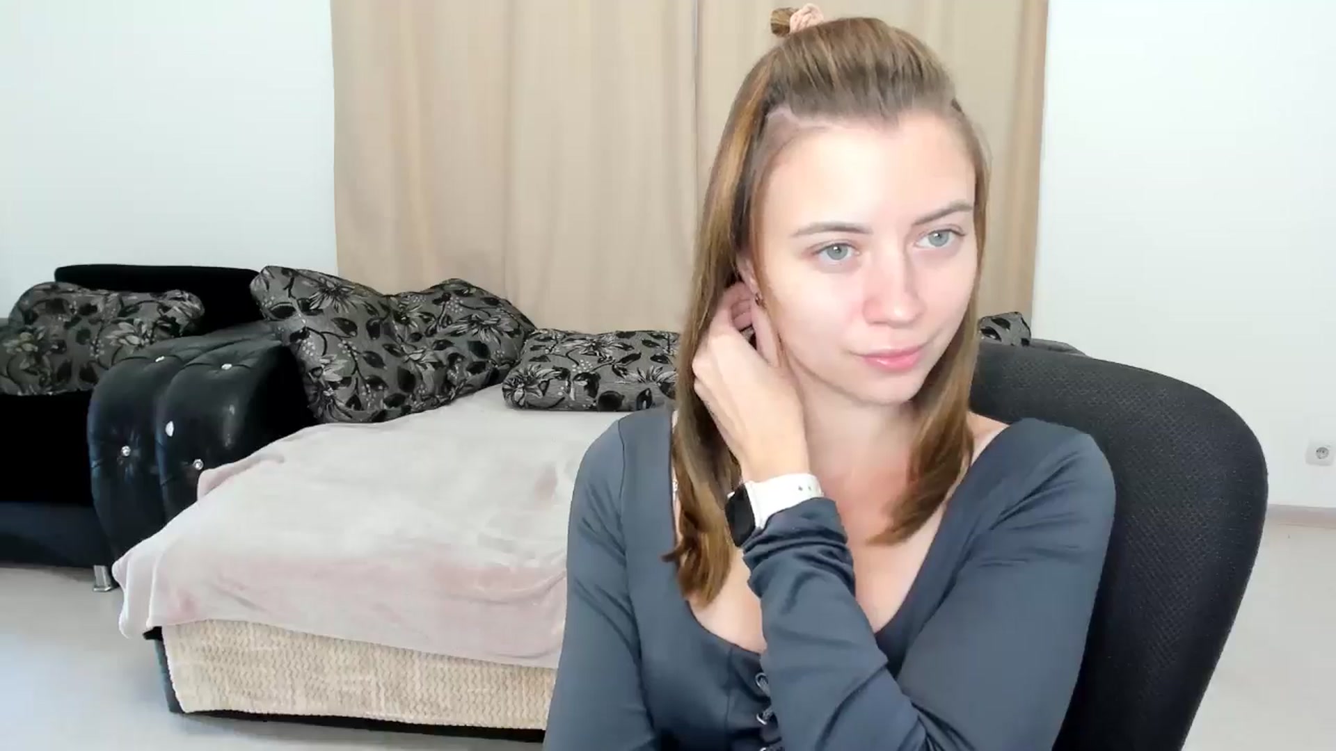 Gallery image thumbnail from Sulfate0's myfreecams stream on, 11/24/2024, 09:35 image 13 of 20